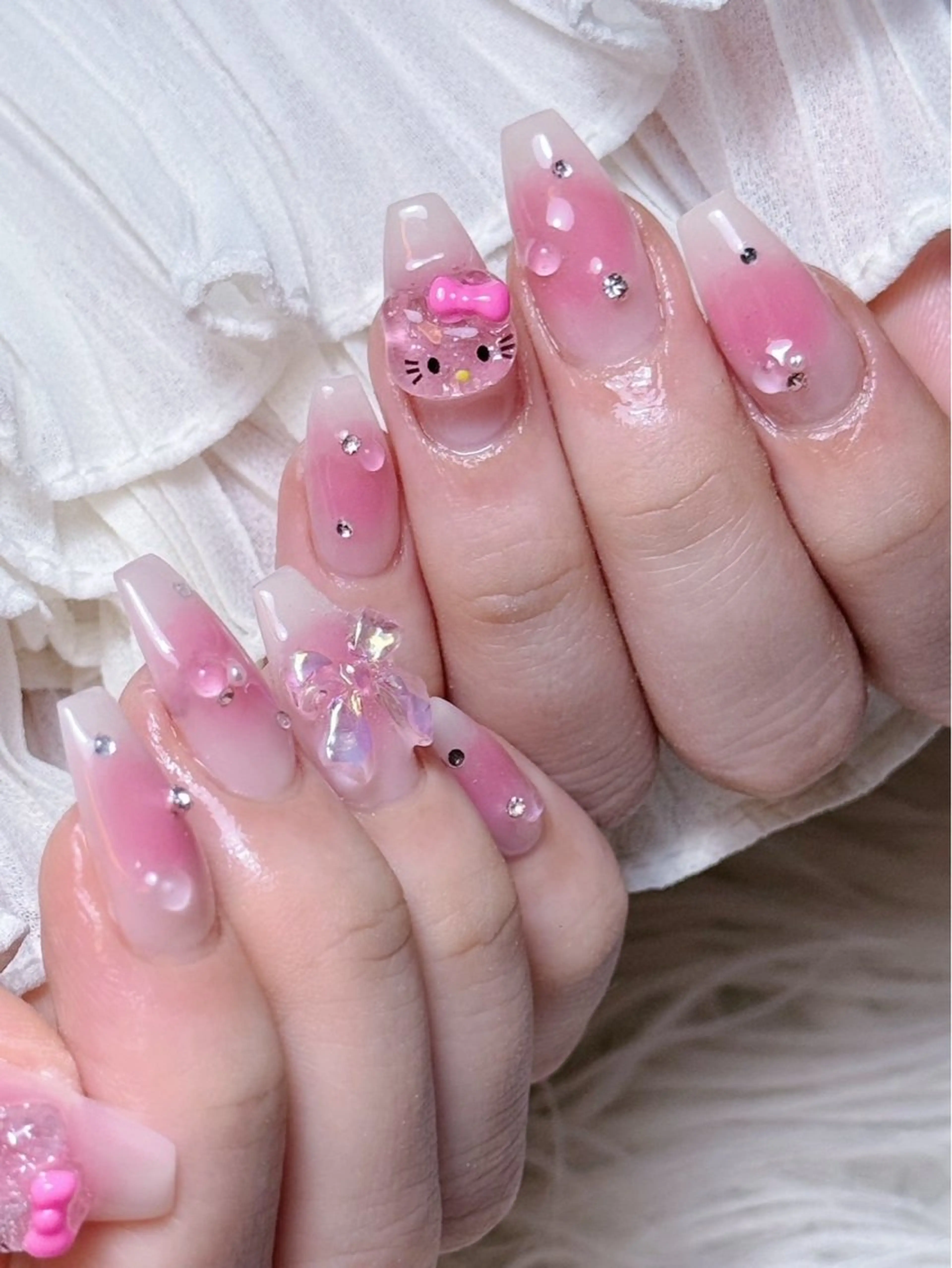 ネイル ハンドネイル ☁️Yun nail KiKi☁️のネイルデザイン