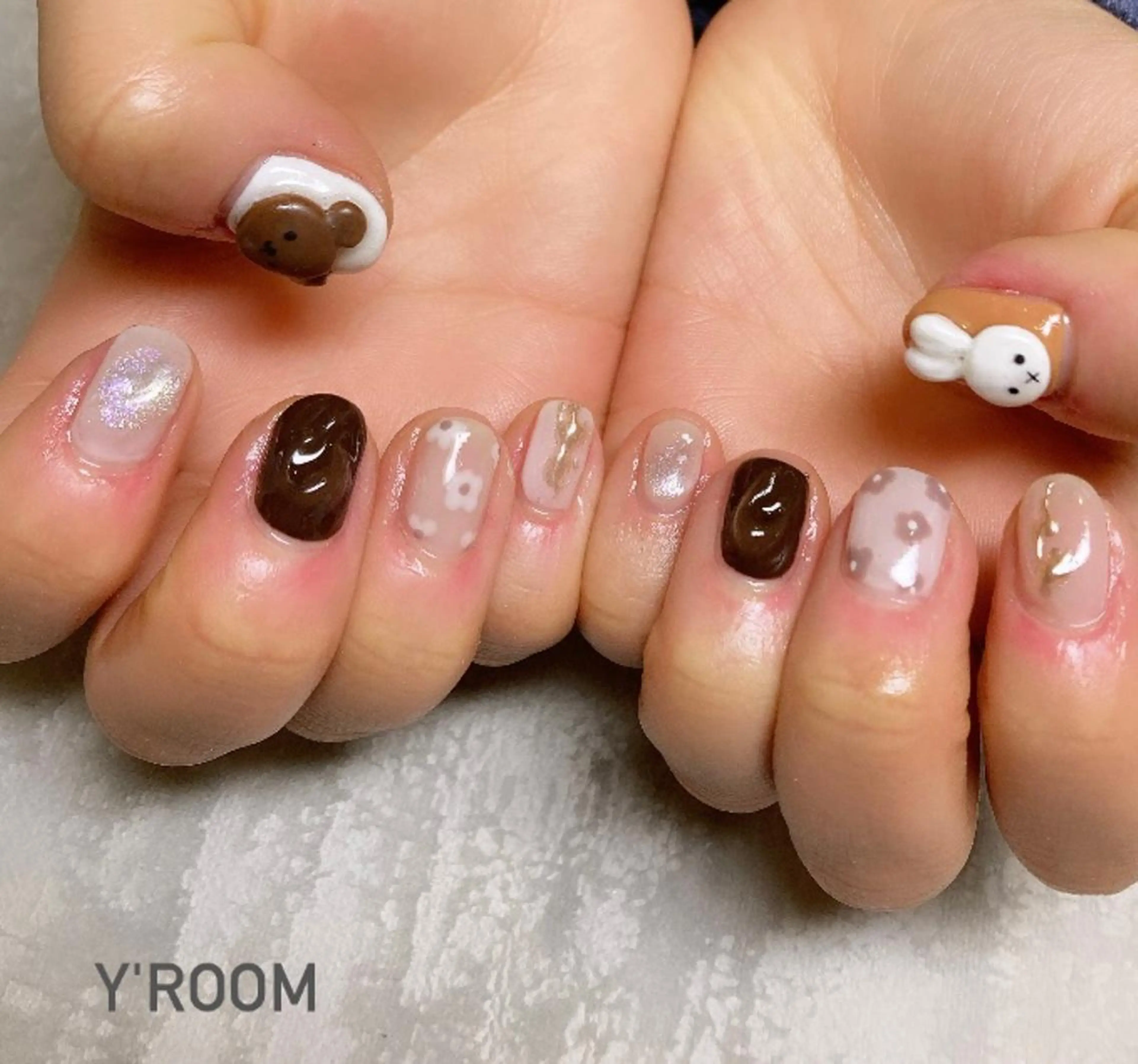 ネイル オーロラネイル フラッシュネイル フットネイル ジェルネイル 氷ネイル・うるうるネイル ハンドネイル YUKA （ネイリスト）のネイルデザイン