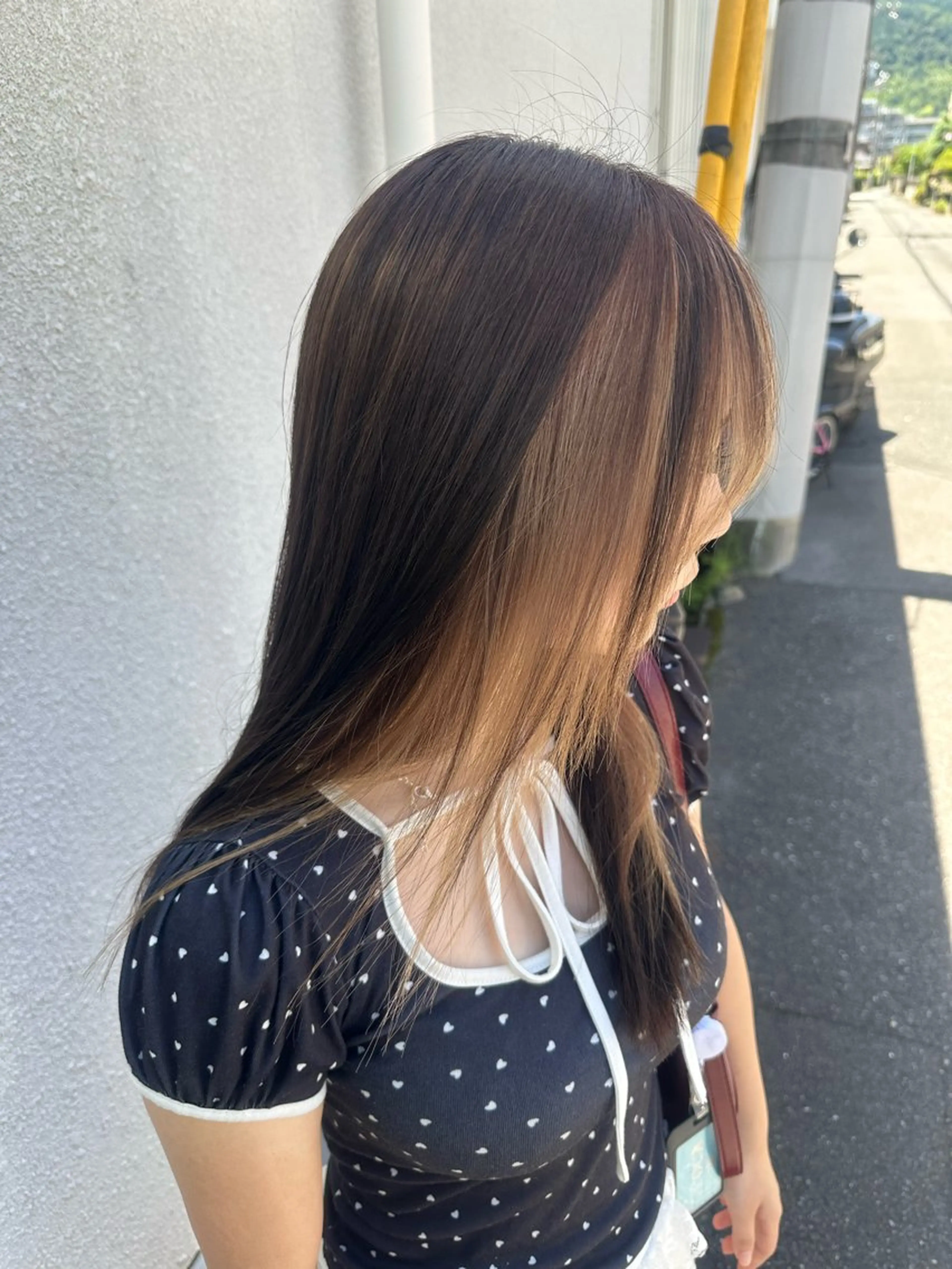 ロング ヘアカラー 安達 望のヘアスタイル