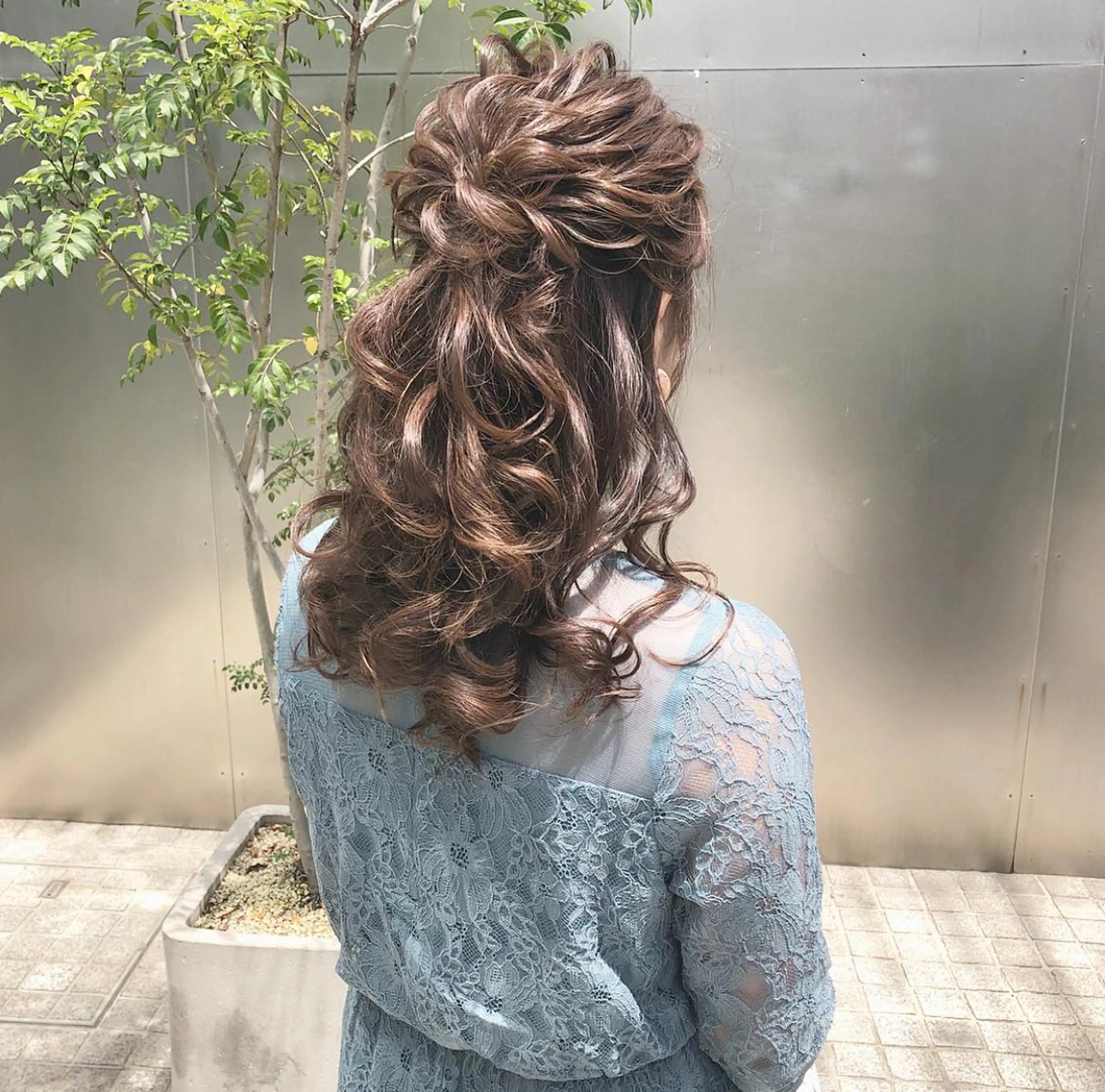 セミロング カラー ヘアアレンジ ハーフアップ ブラウンカラー autre所属・大久保 ひでなりのヘアスタイル