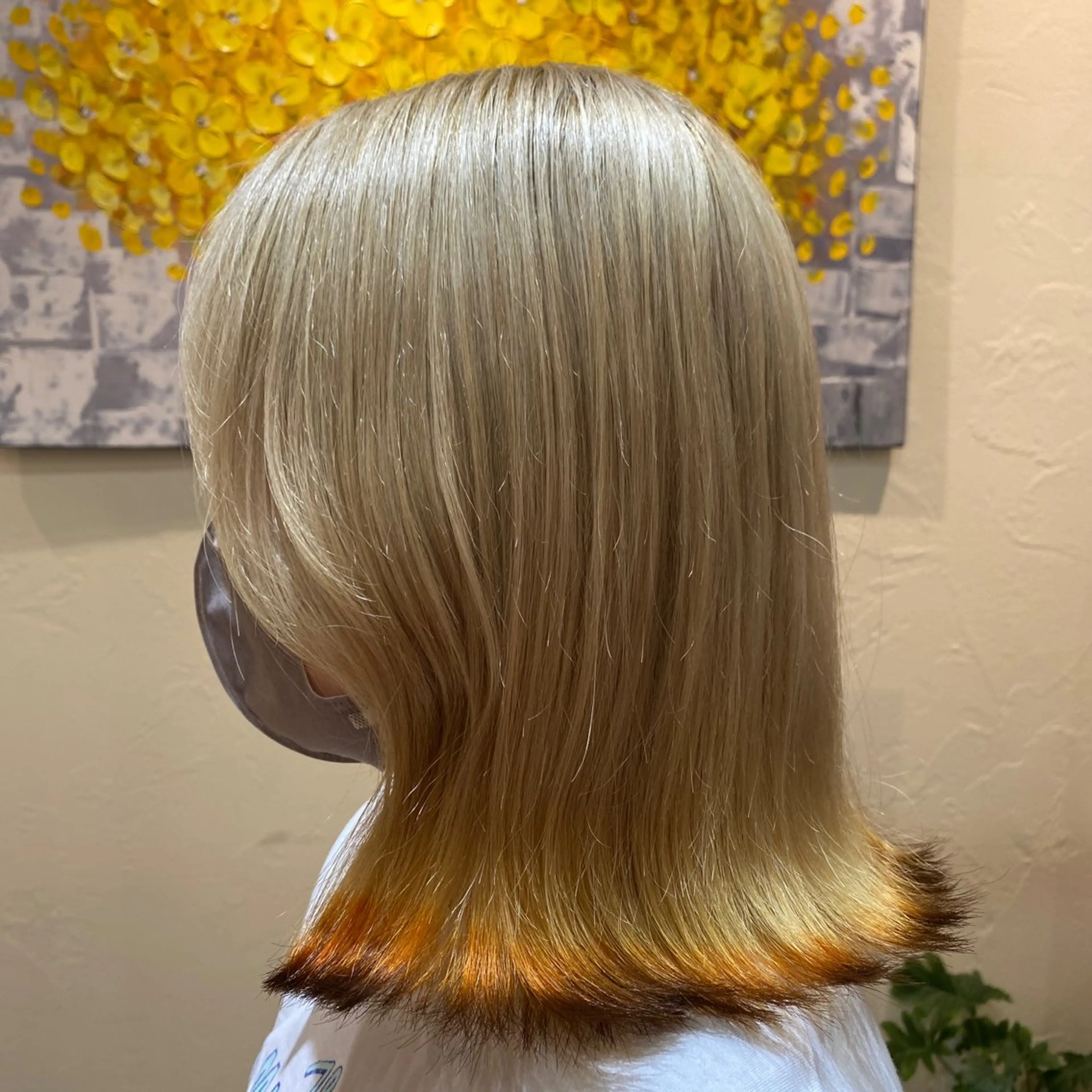 ミディアム 狐カラー ユウリ YURIのヘアスタイル