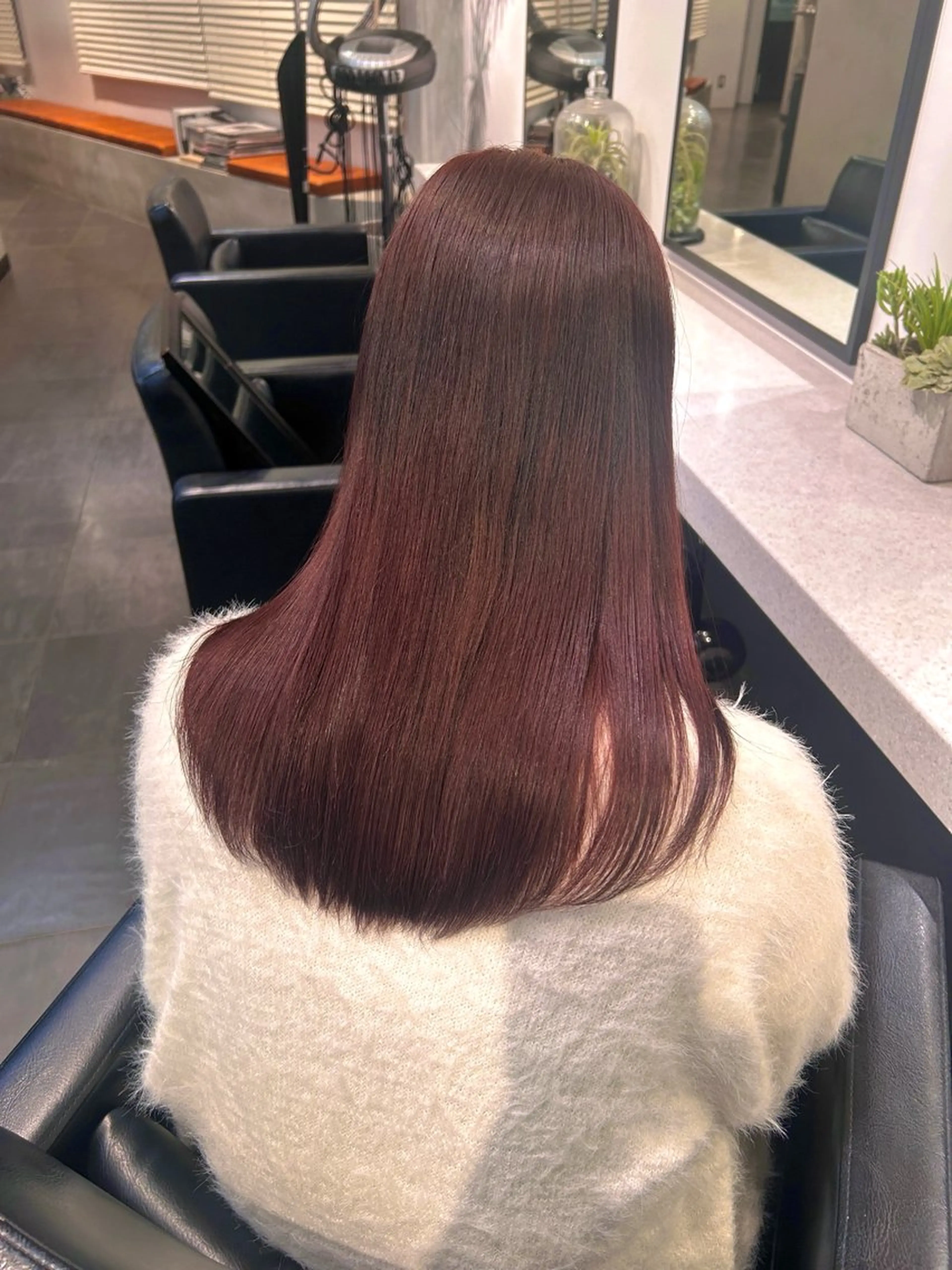 セミロング カラー 黒髪 ボルドーカラー ヘアカラー トリートメント 顔まわりカット🎀 暖色カラー🎀ゆうなのヘアスタイル