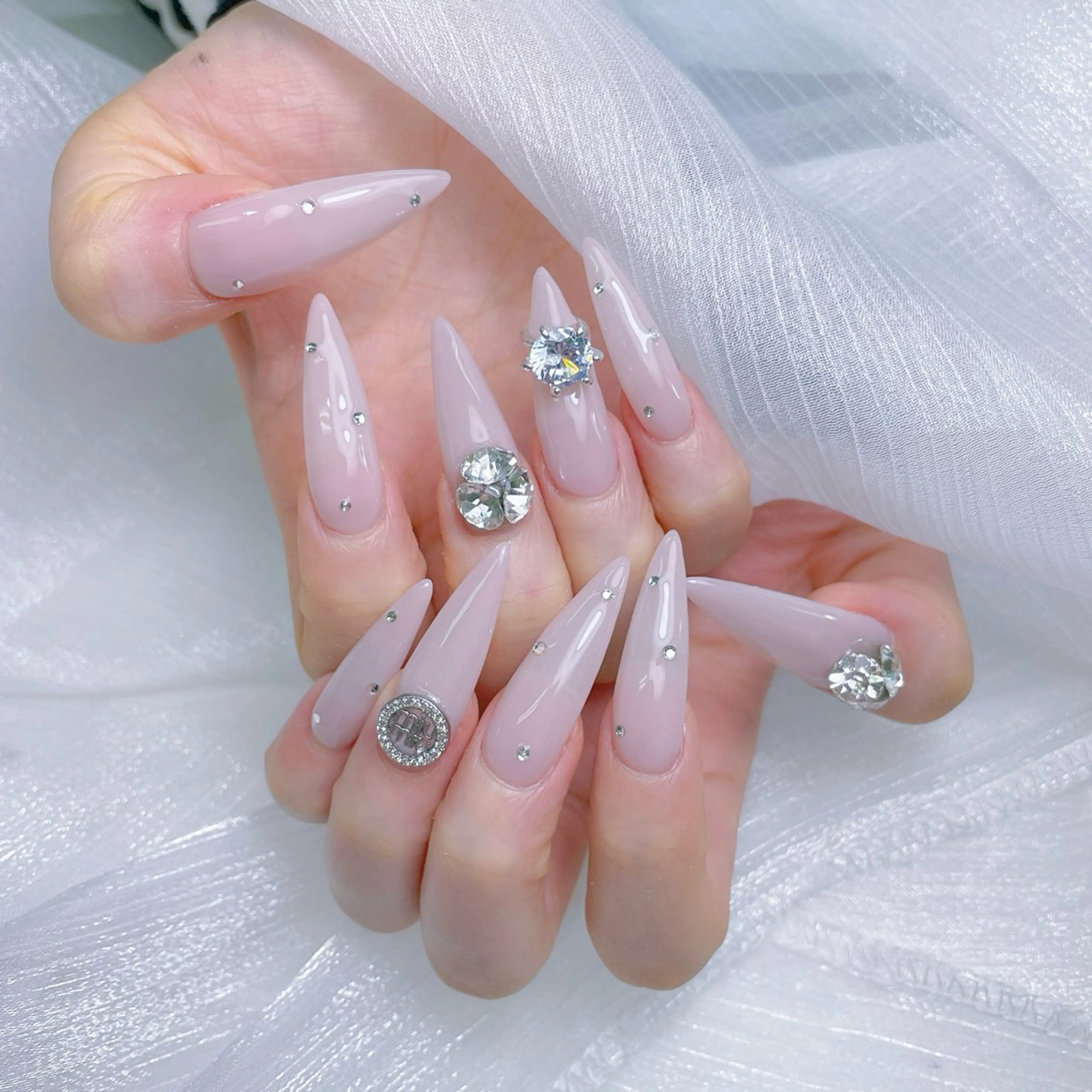 ネイル チークネイル クリアネイル ガーリー キラキラネイル 韓国ネイル ハンドネイル NailPrincess所属・princess スカルプ専門店のネイルデザイン