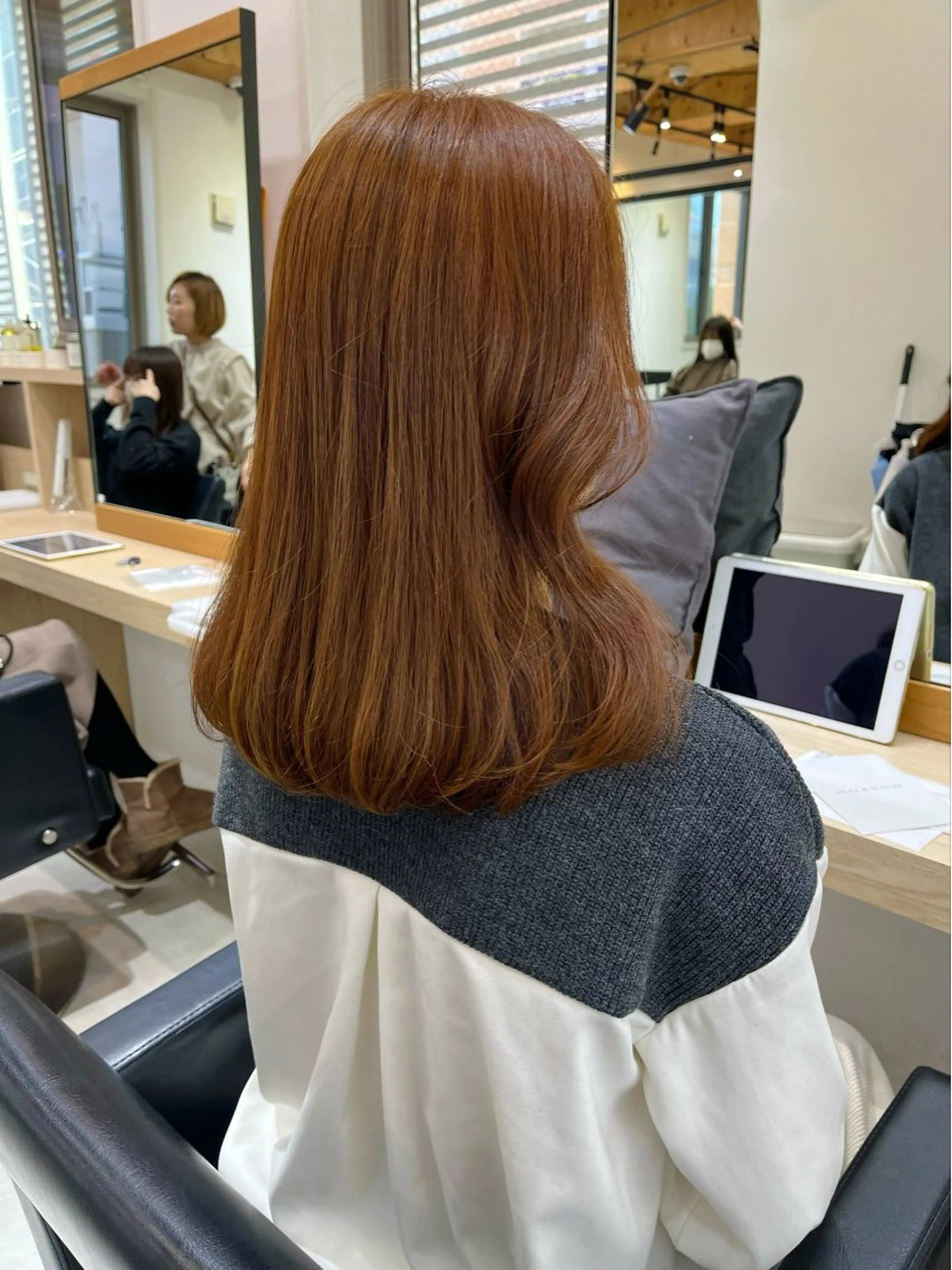 セミロング カラー ブラウンカラー オレンジ オレンジブラウン 【ニュアンスカラー・ 髪質改善】スズキカナのヘアスタイル