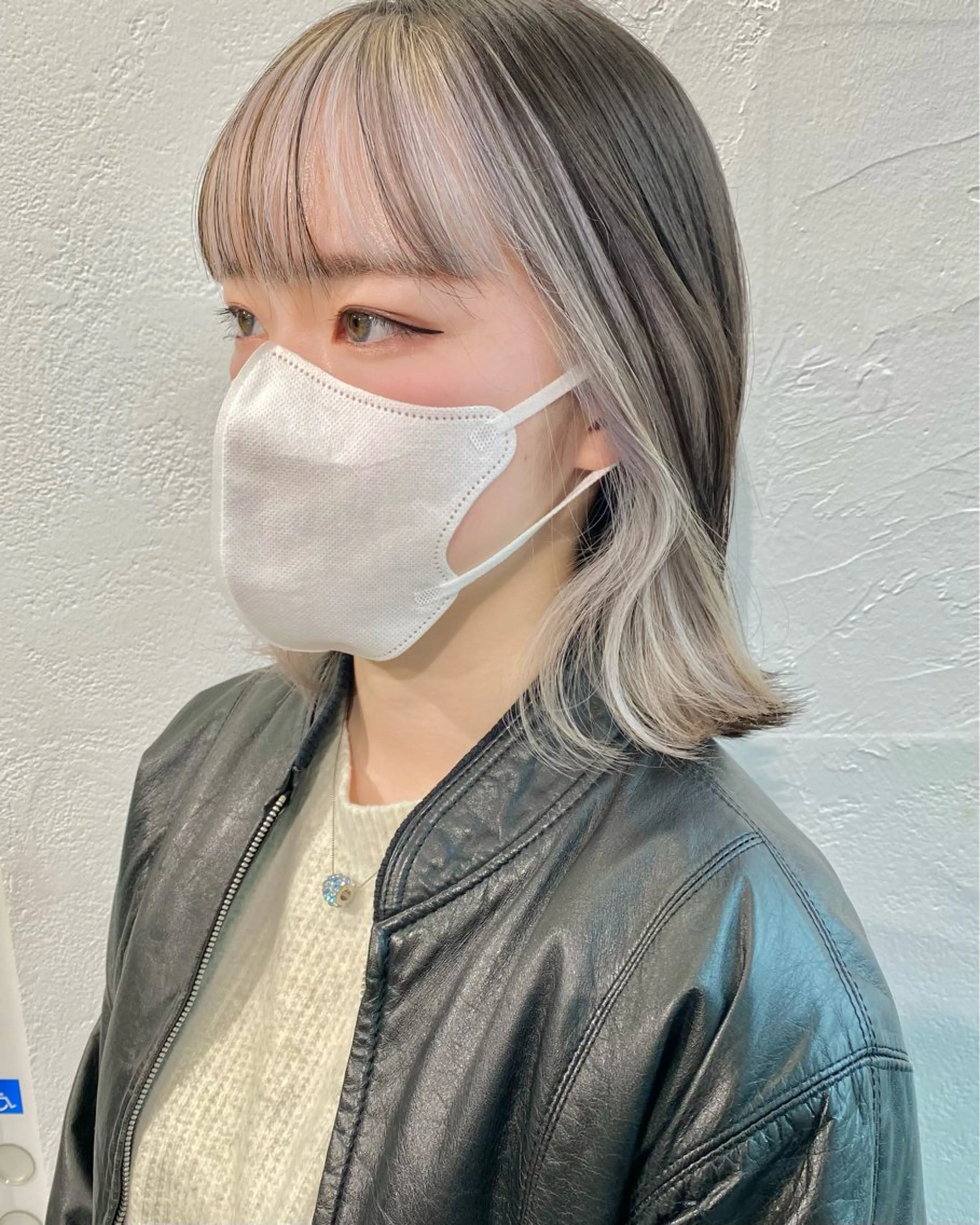 ショート カラー ブリーチ ケアブリーチ ダブルカラー インナーカラー シルバー カット ヘアカラー トリートメント インナーカラー/レイ ヤーカット♡/マキシのヘアスタイル