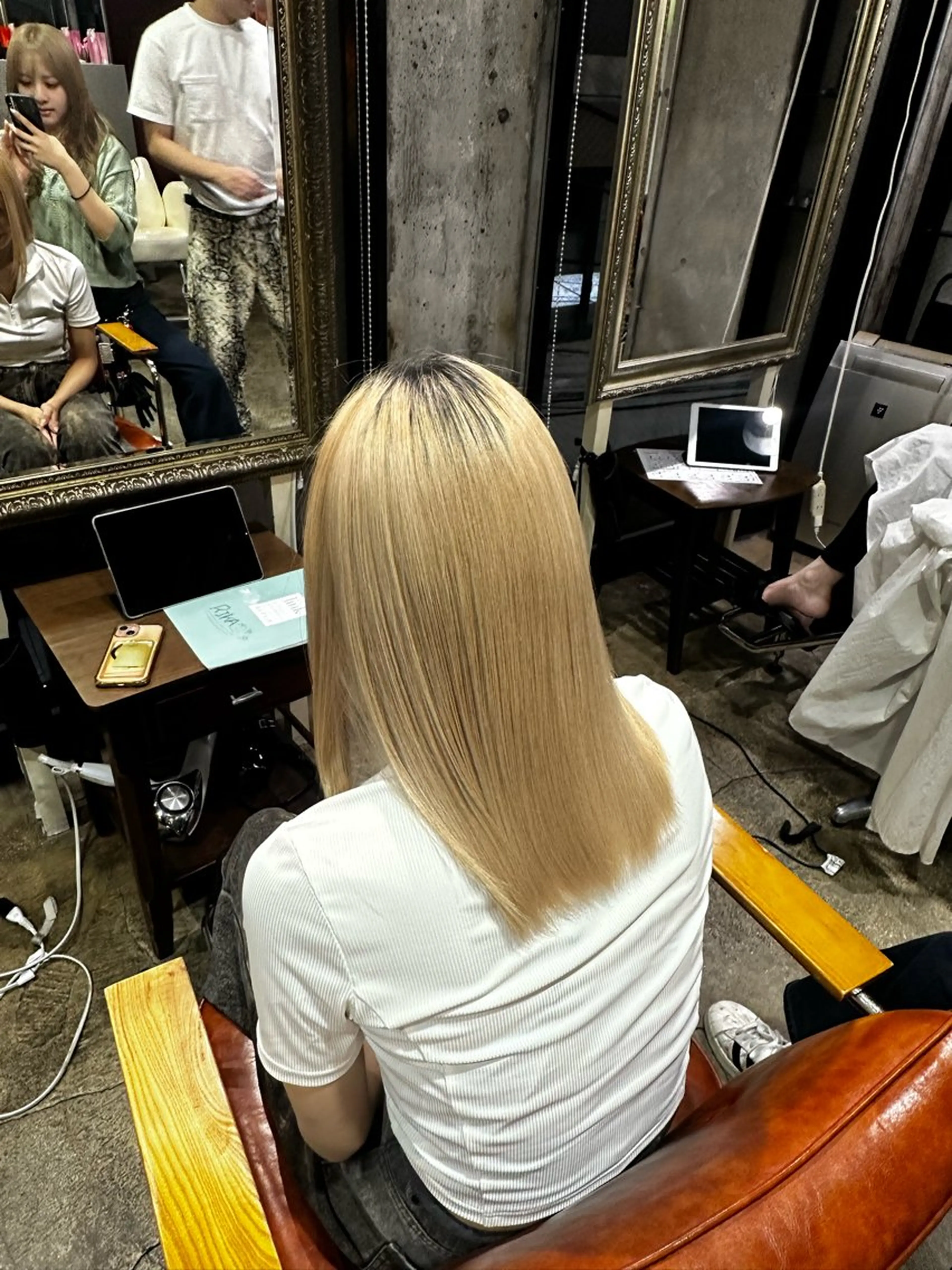 ミディアム トリートメント 【💎ツヤ髪💎】 ダメージレスカラー✨のヘアスタイル