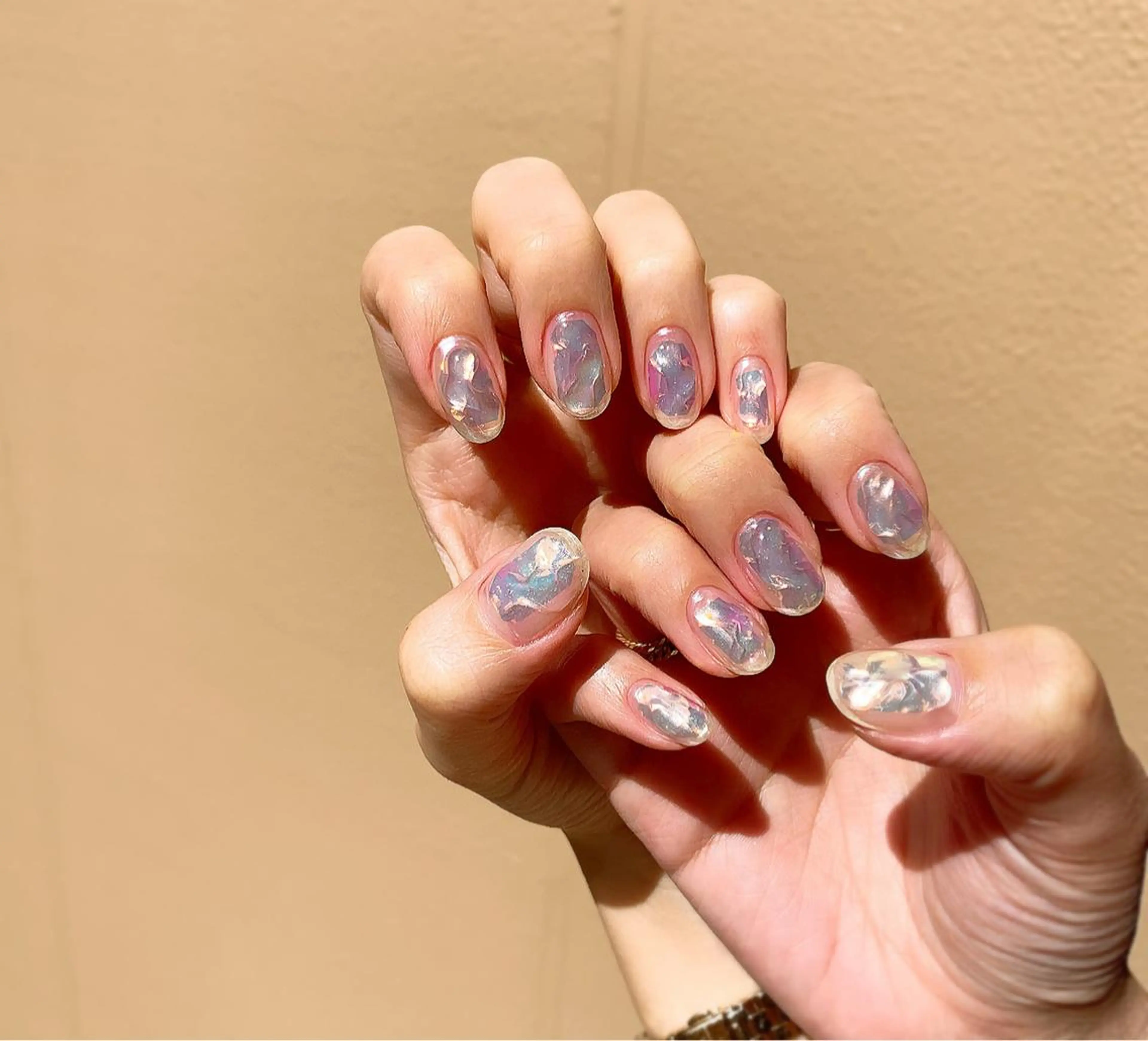 ショート ネイル オーロラネイル 氷ネイル・うるうるネイル キラキラネイル ky__.nail所属・k. yukinoのネイルデザイン