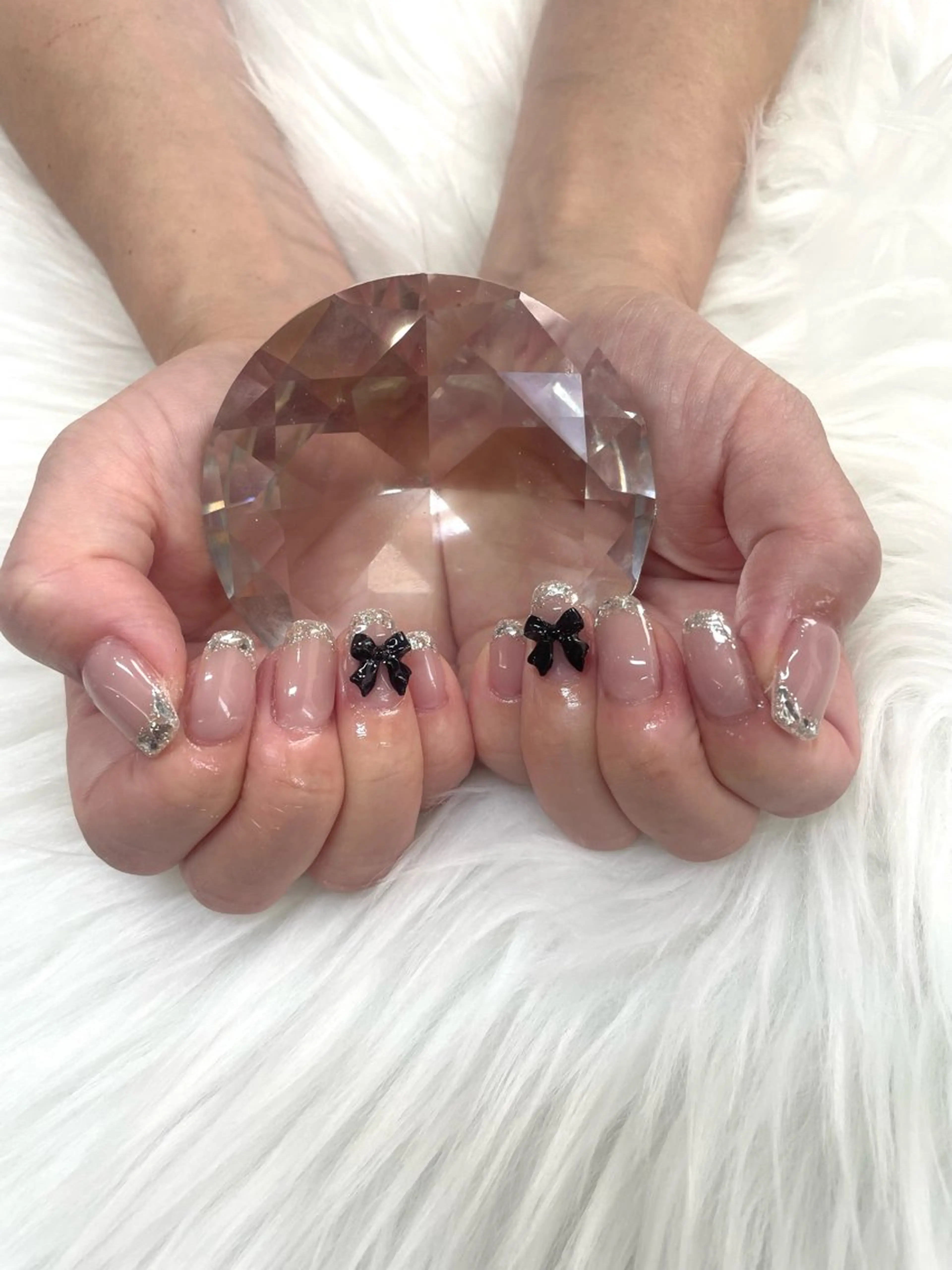 ネイル フレンチネイル ガラスフレンチ リボン e-up by boss所属・e-up nail Arisaのネイルデザイン