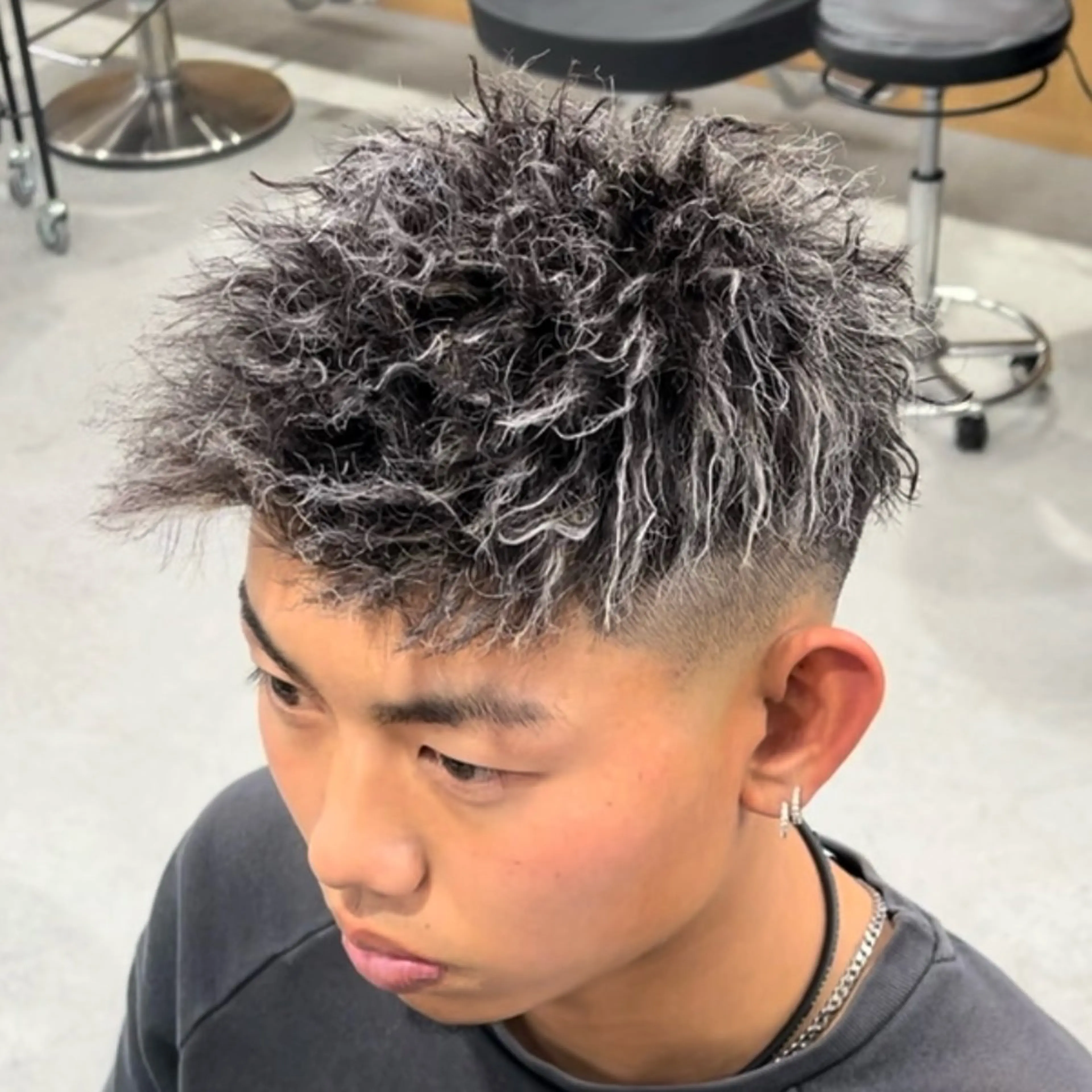 カラー パーマ メンズ カット ヘアカラー パーマ 🔥メンズカット＋パ ーマ🔥菊池一真のヘアスタイル