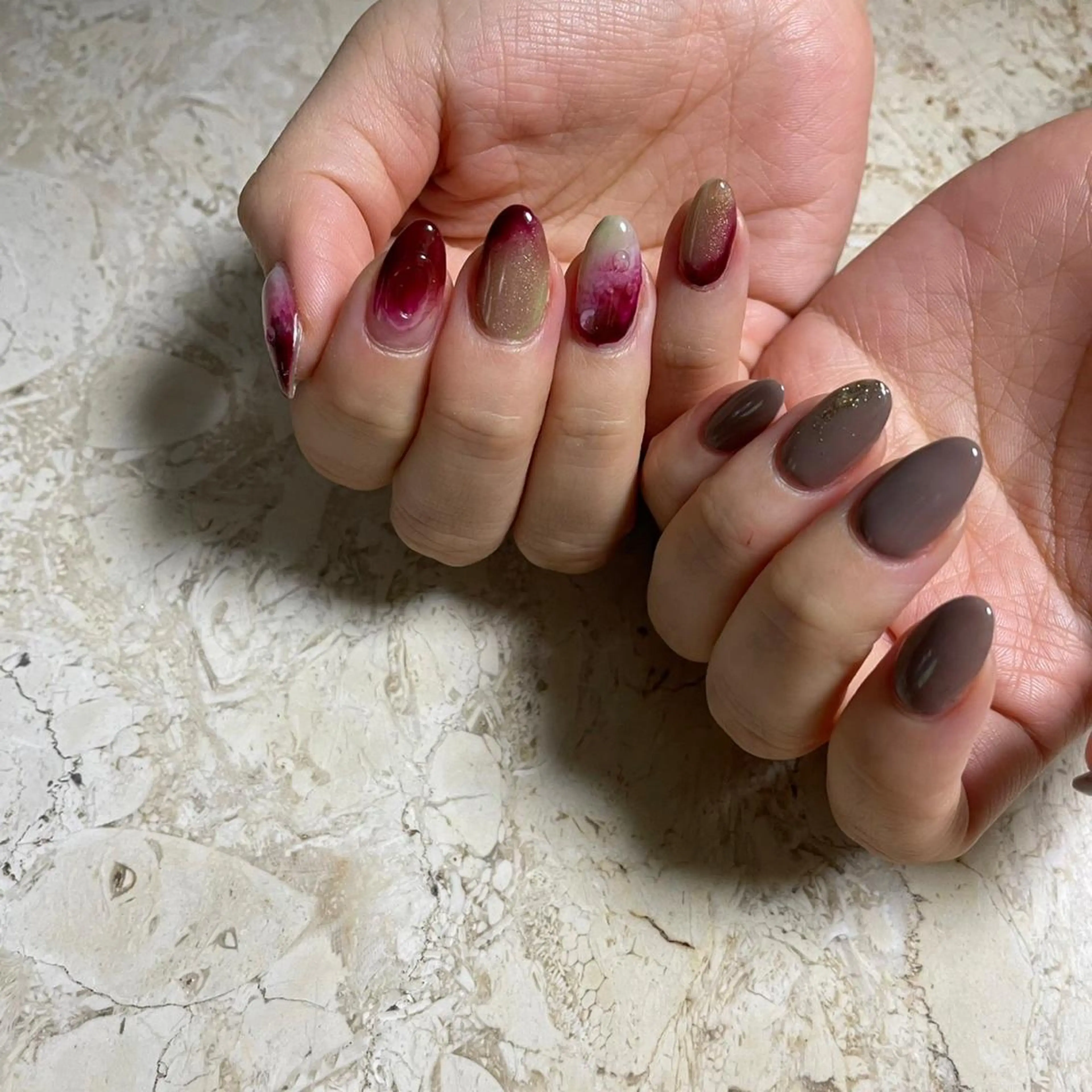 ネイル アートネイル ブラウン フラワーネイル フレンチネイル ジェルネイル ハンドネイル フットネイル nail salon mieux(ミュー)のネイルデザイン