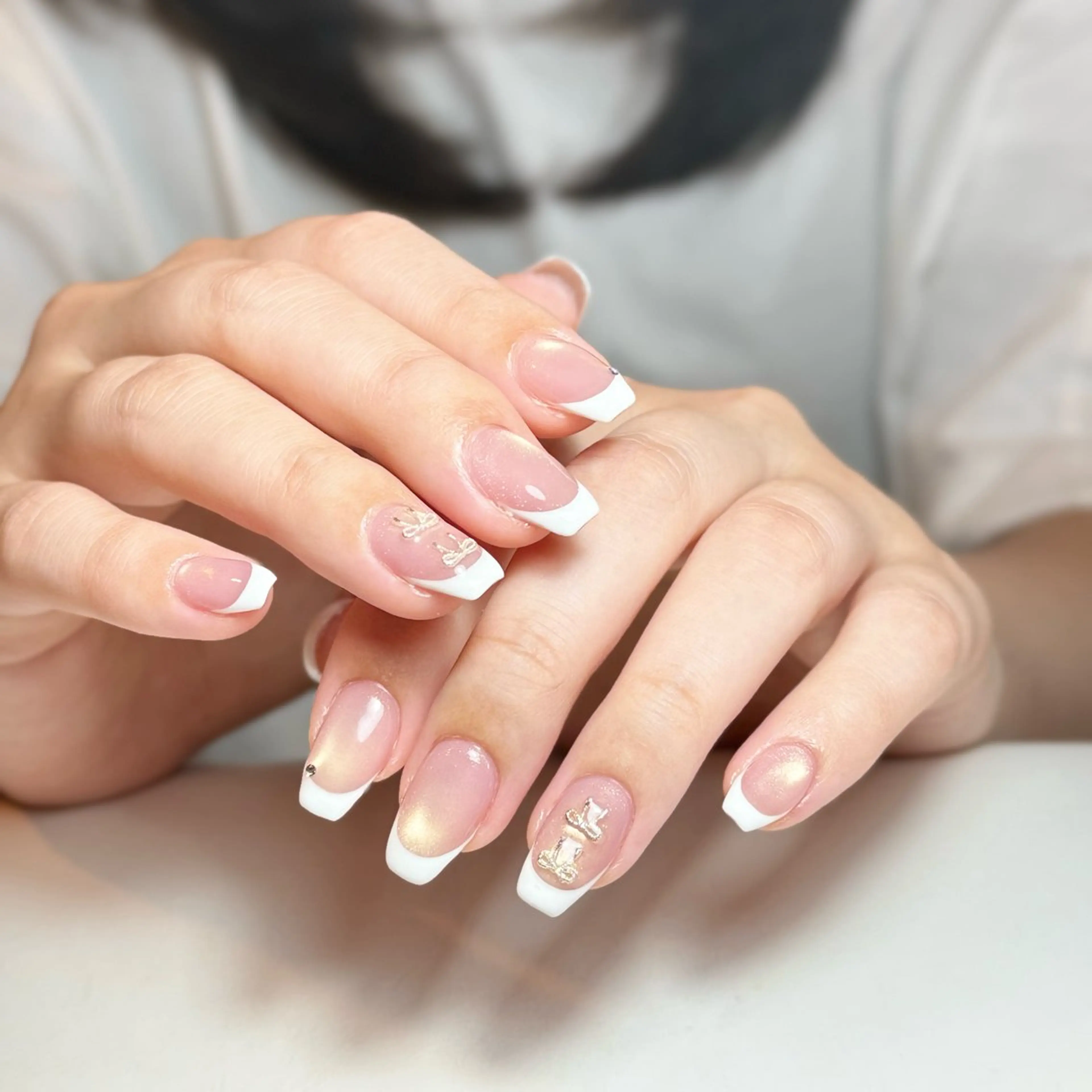 ネイル チークネイル フレンチネイル グラデーション キラキラネイル 韓国ネイル ハンドネイル Risa_ Nailのネイルデザイン