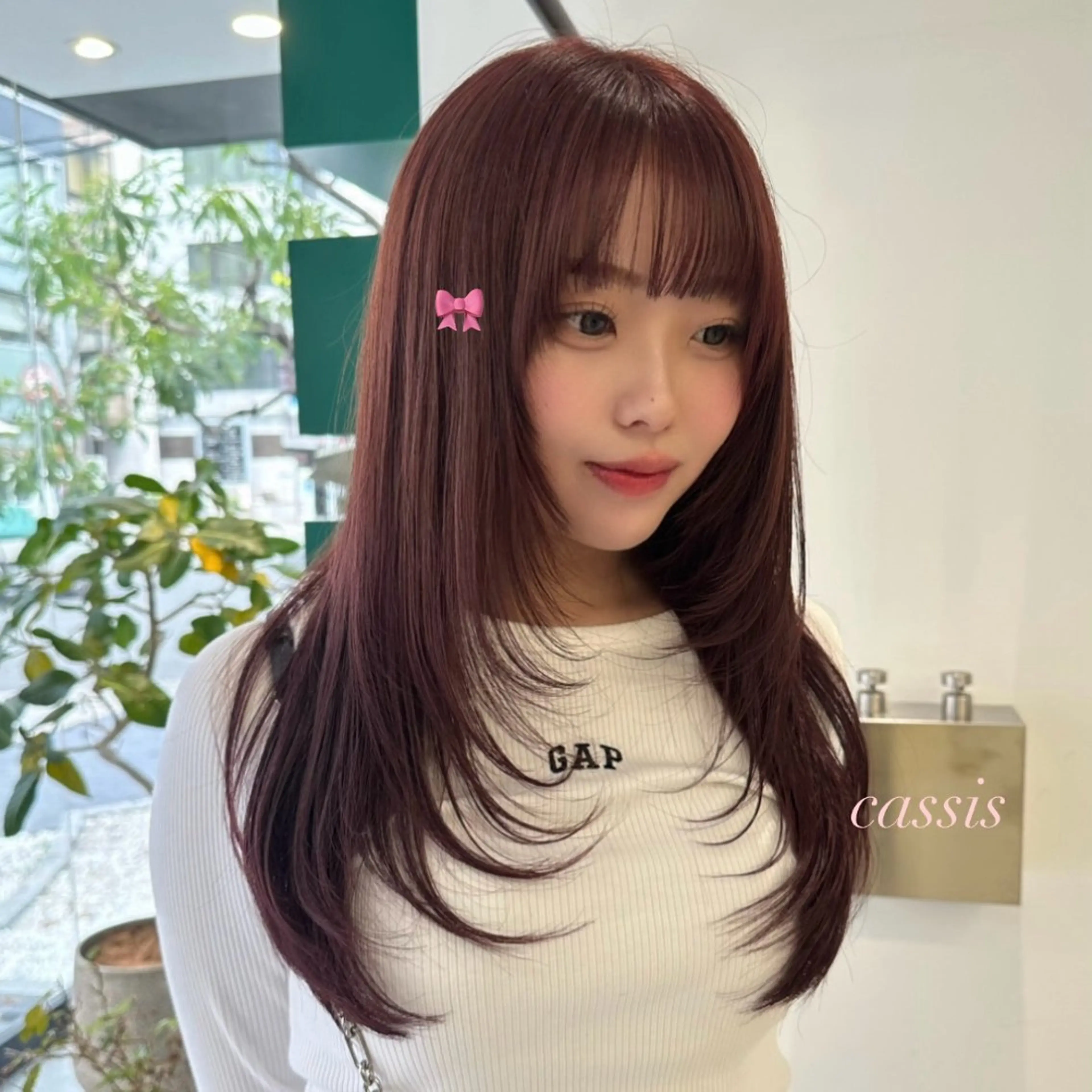 セミロング カラー カシス レイヤーカット カット ヘアカラー トリートメント M所属・ハイトーン/透け感 カラー🎀真香のヘアスタイル