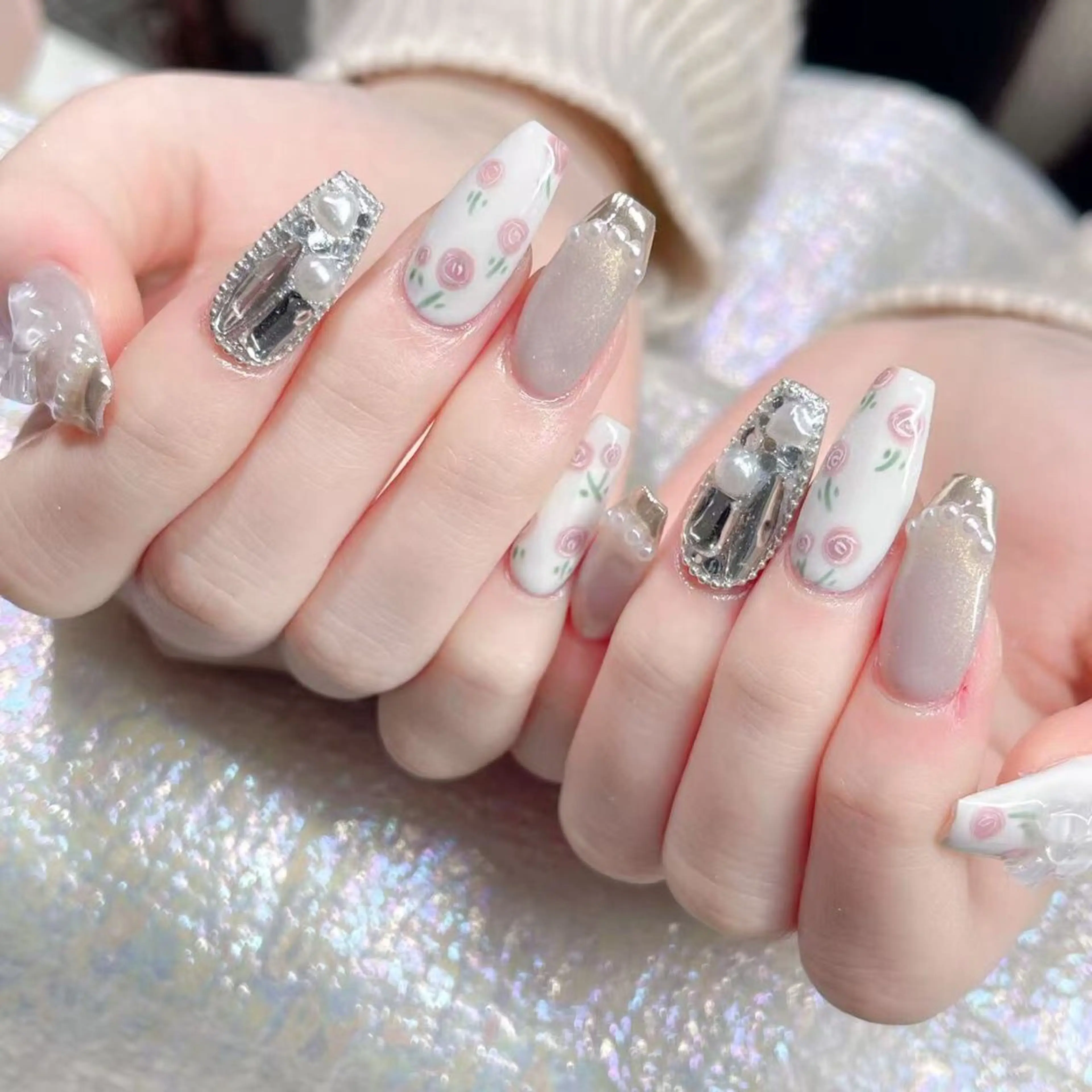 ネイル ハンドネイル Queens テイのネイルデザイン