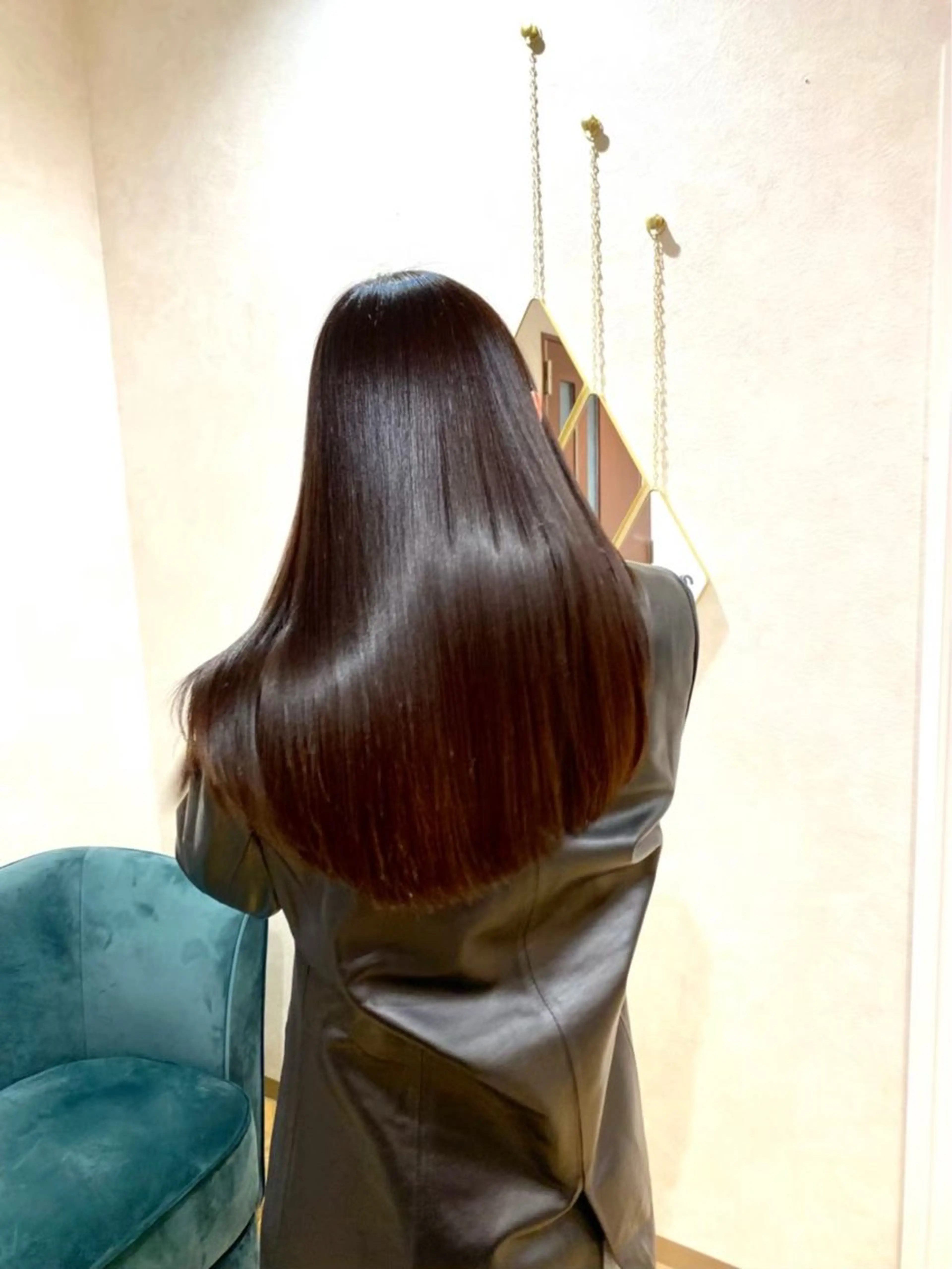 カラー Lond Melia所属・あいり／艶髪 、透明感カラー🩶のヘアスタイル