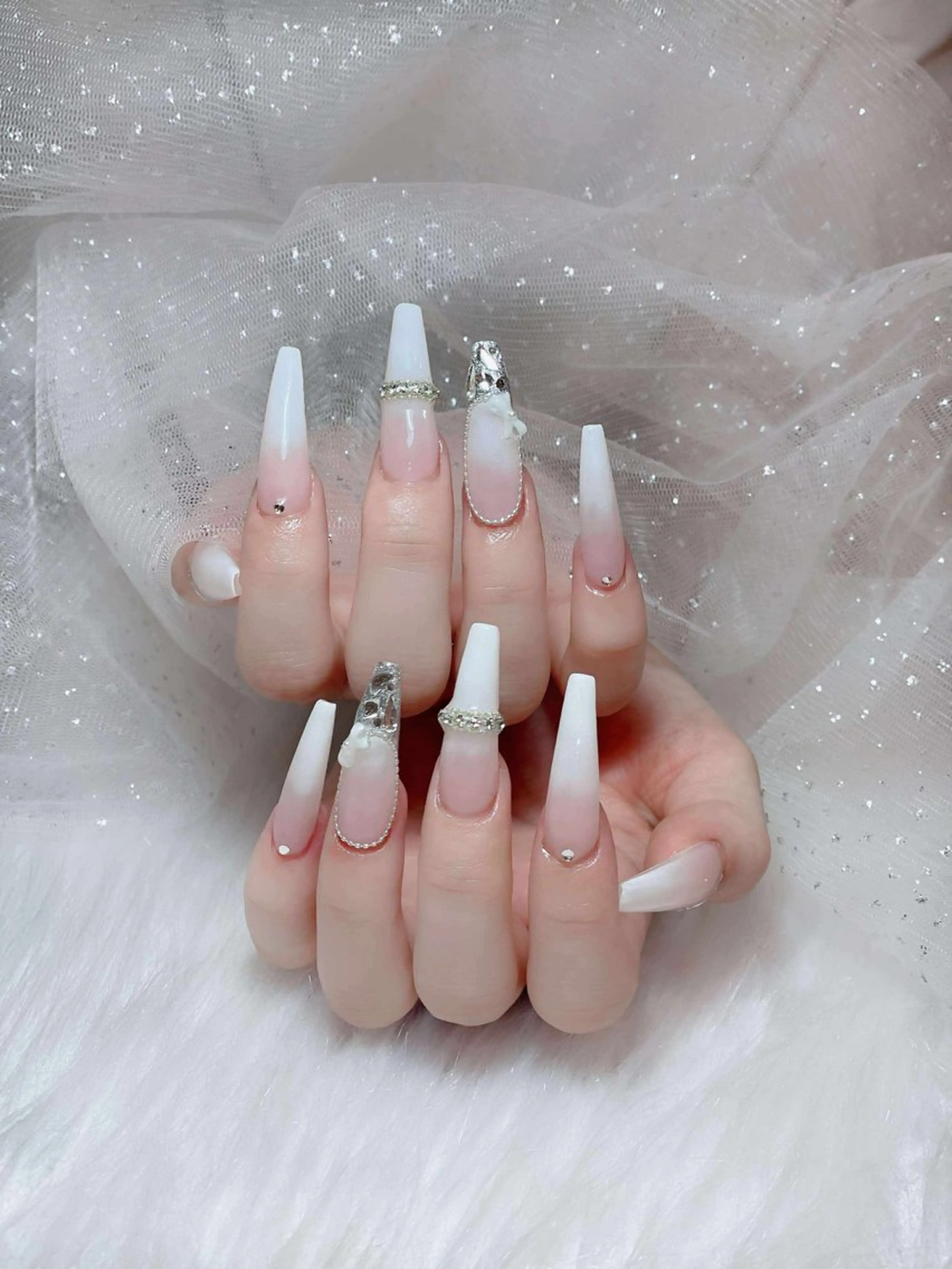 ネイル アートネイル ジェルネイル ネイルチップ Queen Nail Salon所属・Vuong Ngoc Quynhのネイルデザイン