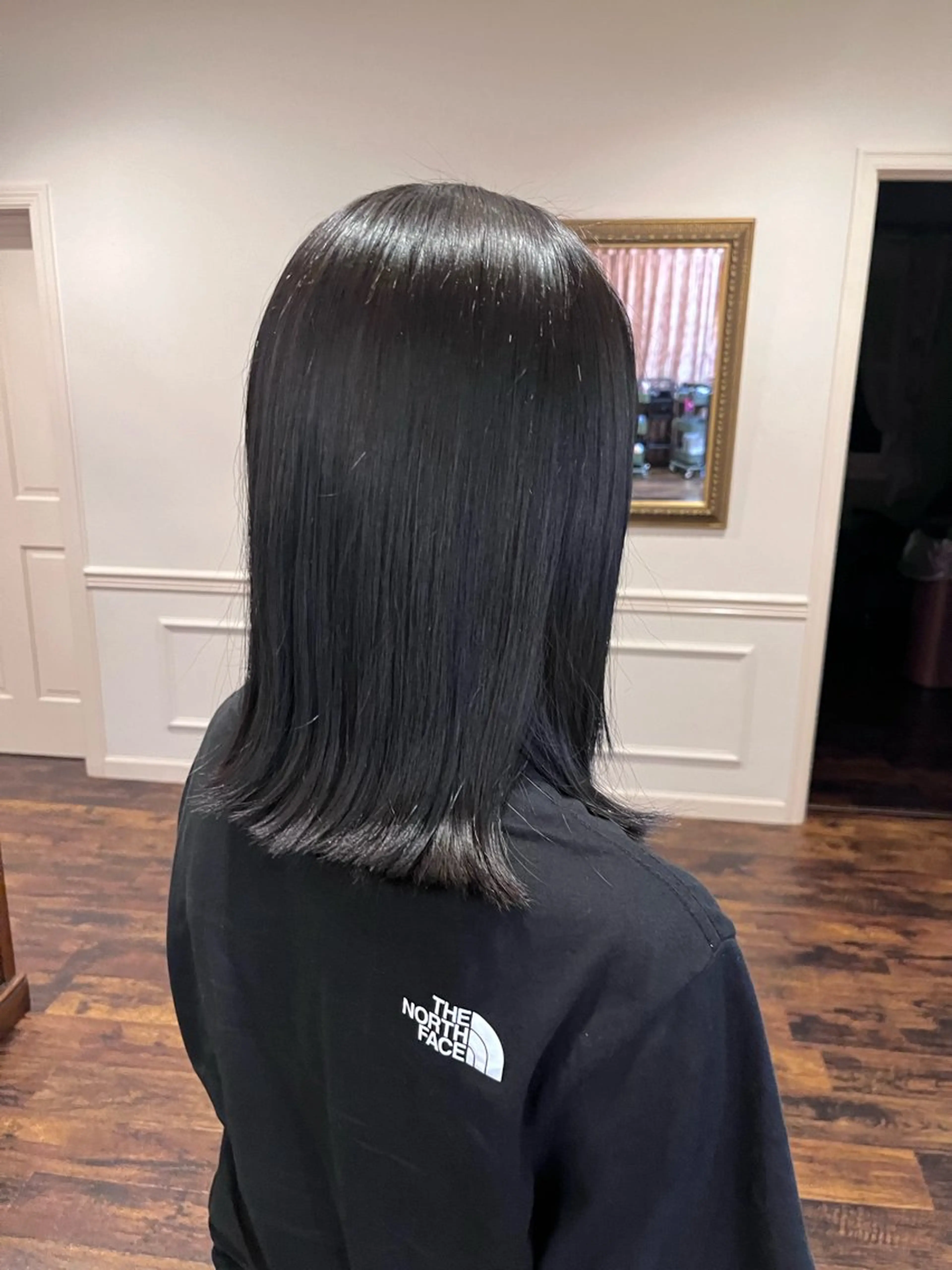 カラー 黒髪 ブリーチ ブルーカラー ブルーブラック ブリーチなしカラー 【jam】菅野 圭桃のヘアスタイル