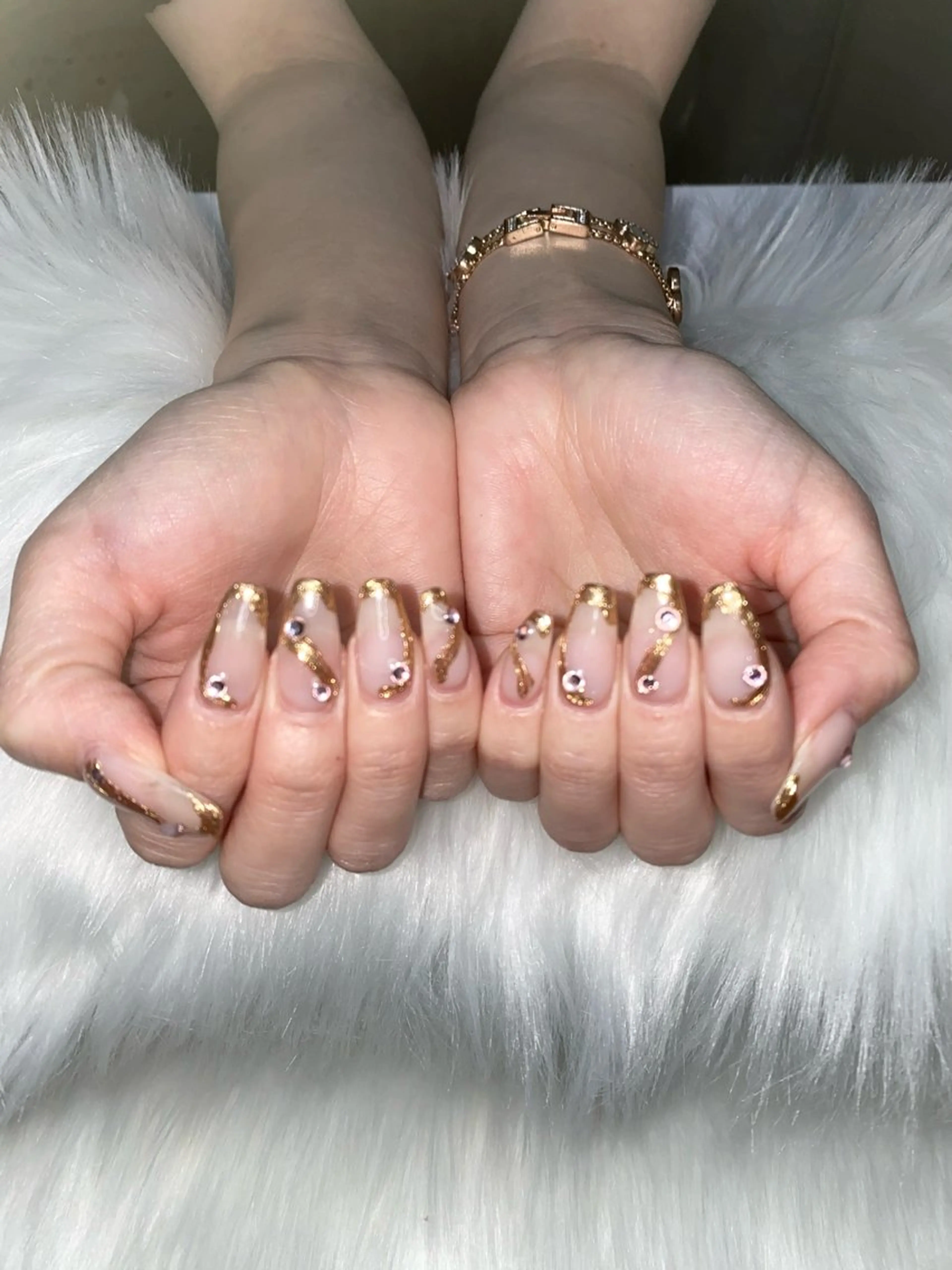 ネイル アイズ渋谷店所属・アイズ~is~渋谷店 hiyo🐈‍⬛のネイルデザイン