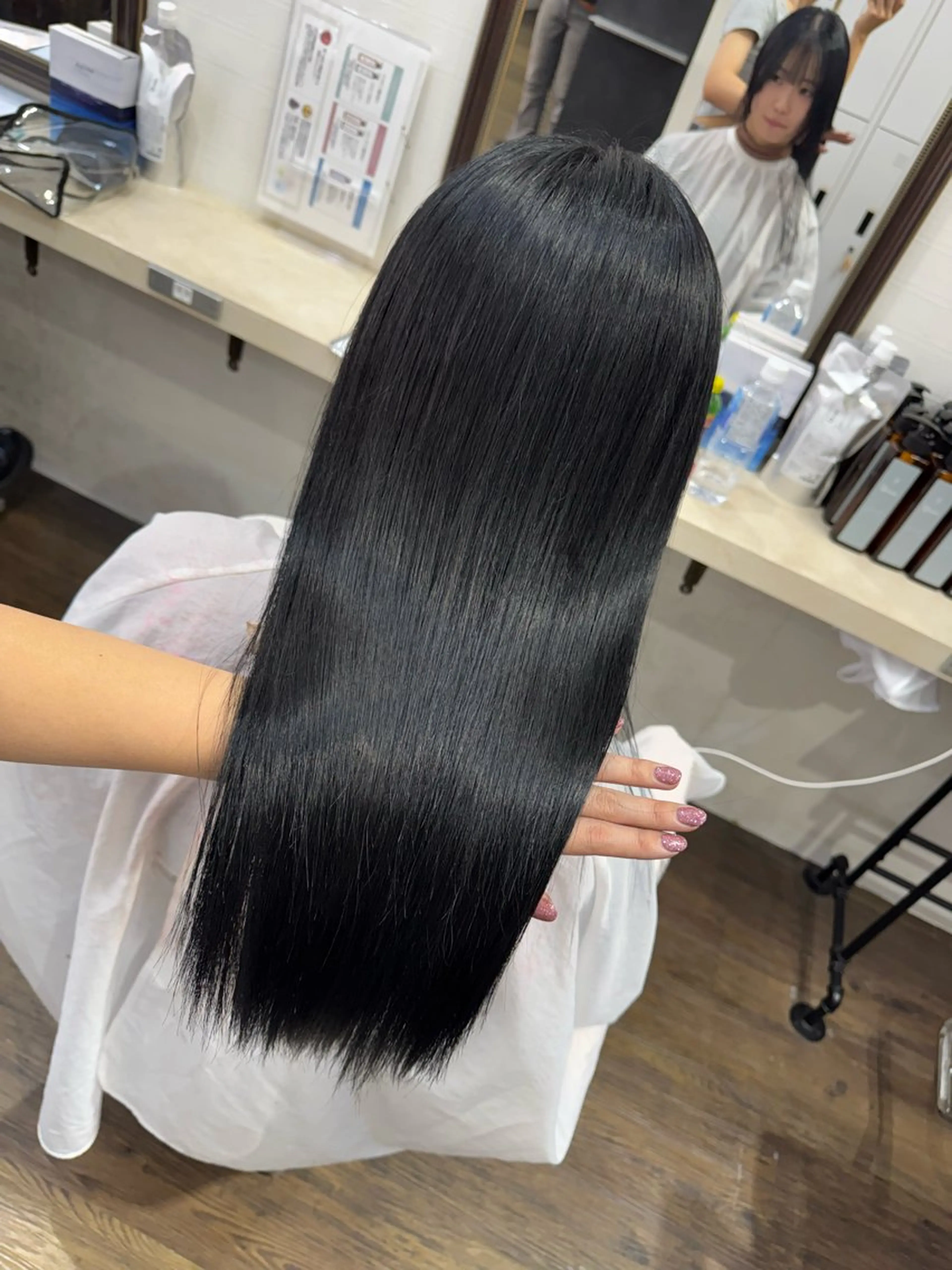 セミロング ヘアカラー トリートメント 田子🦋ハイトーン 🫐耳つぼジュエリーのヘアスタイル