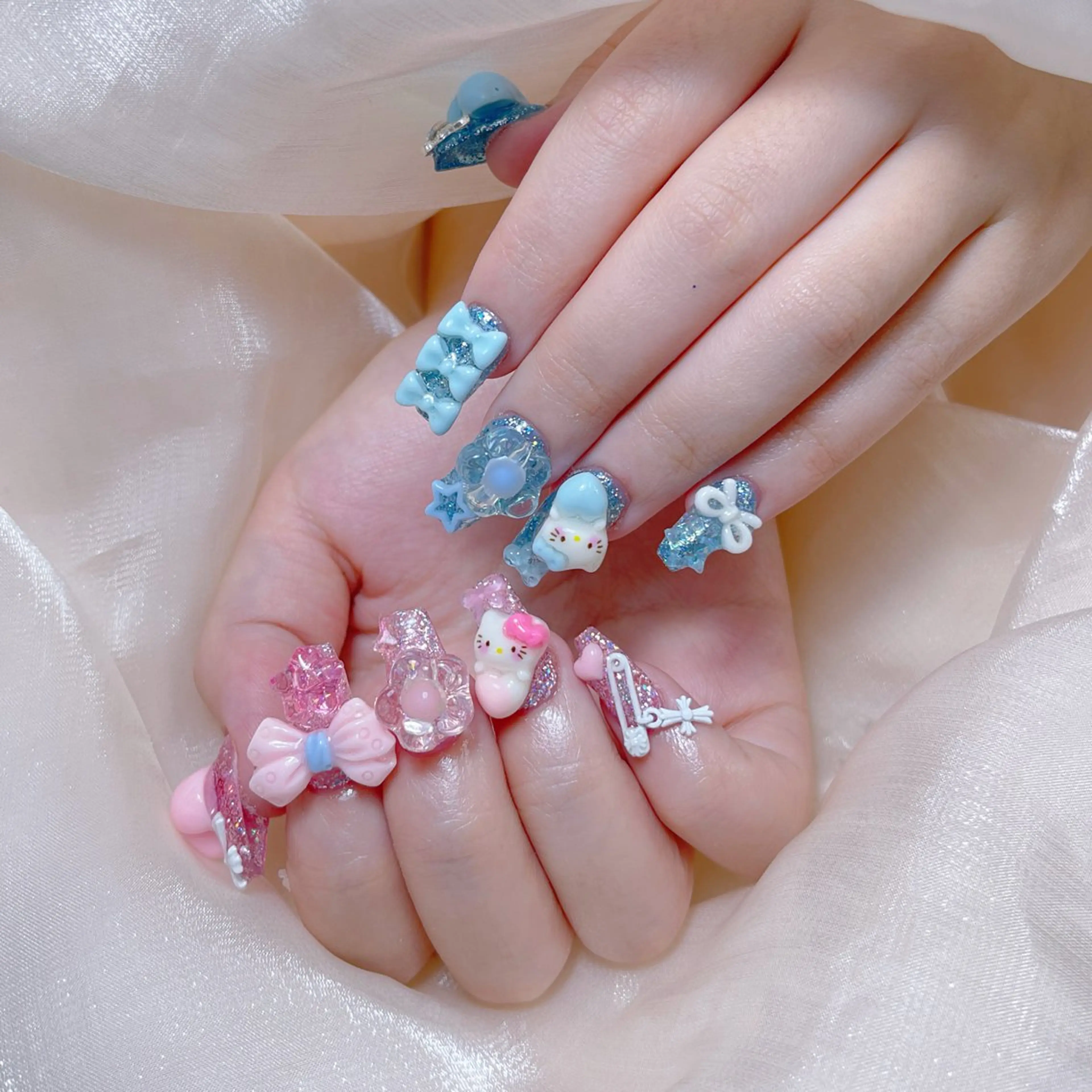 ネイル チークネイル クリアネイル ガーリー キラキラネイル 韓国ネイル ハンドネイル NailPrincess所属・princess スカルプ専門店のネイルデザイン