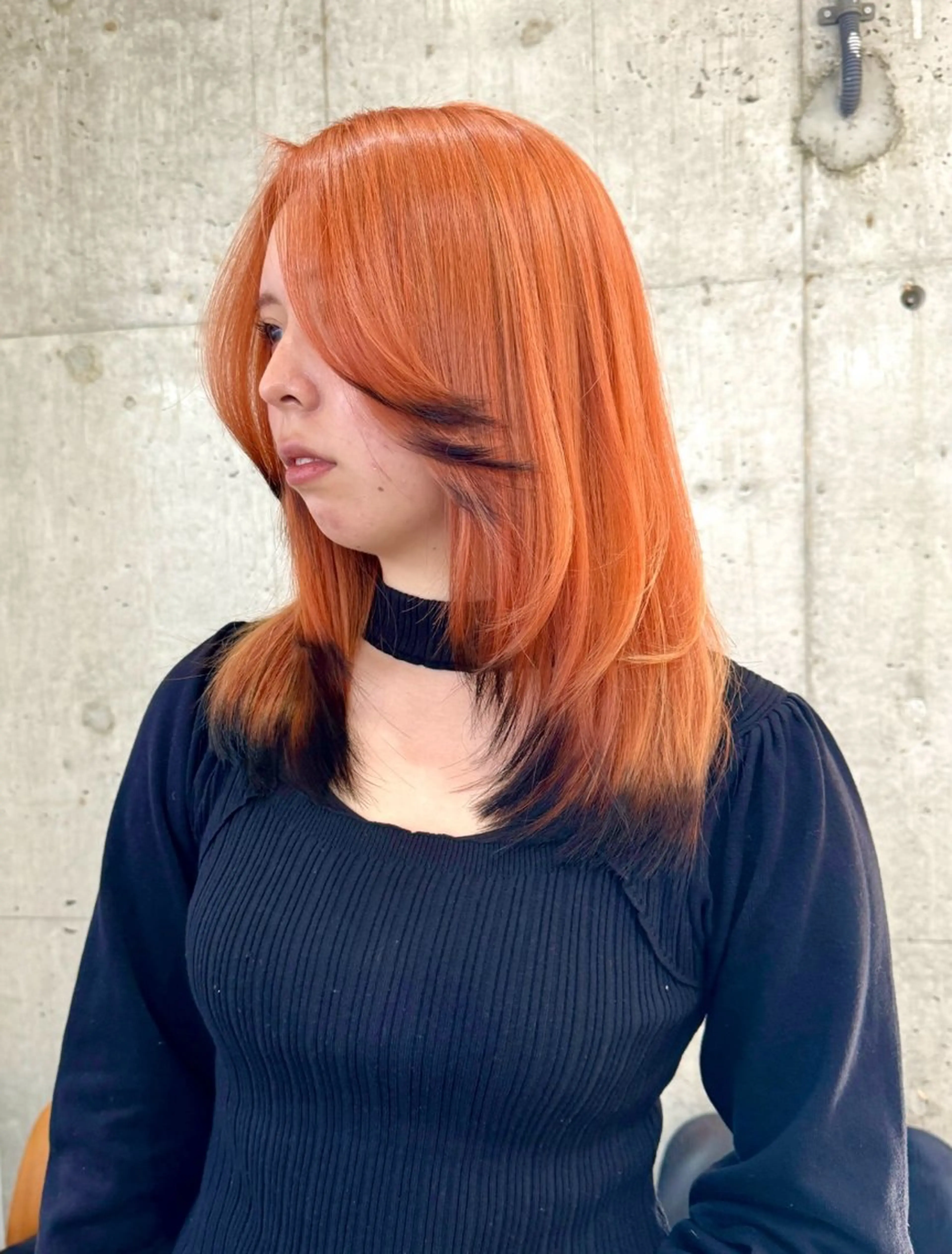 セミロング カラー ヘアカラー トリートメント 切りっぱなしボブ/ ブリーチカラー/大塚のヘアスタイル