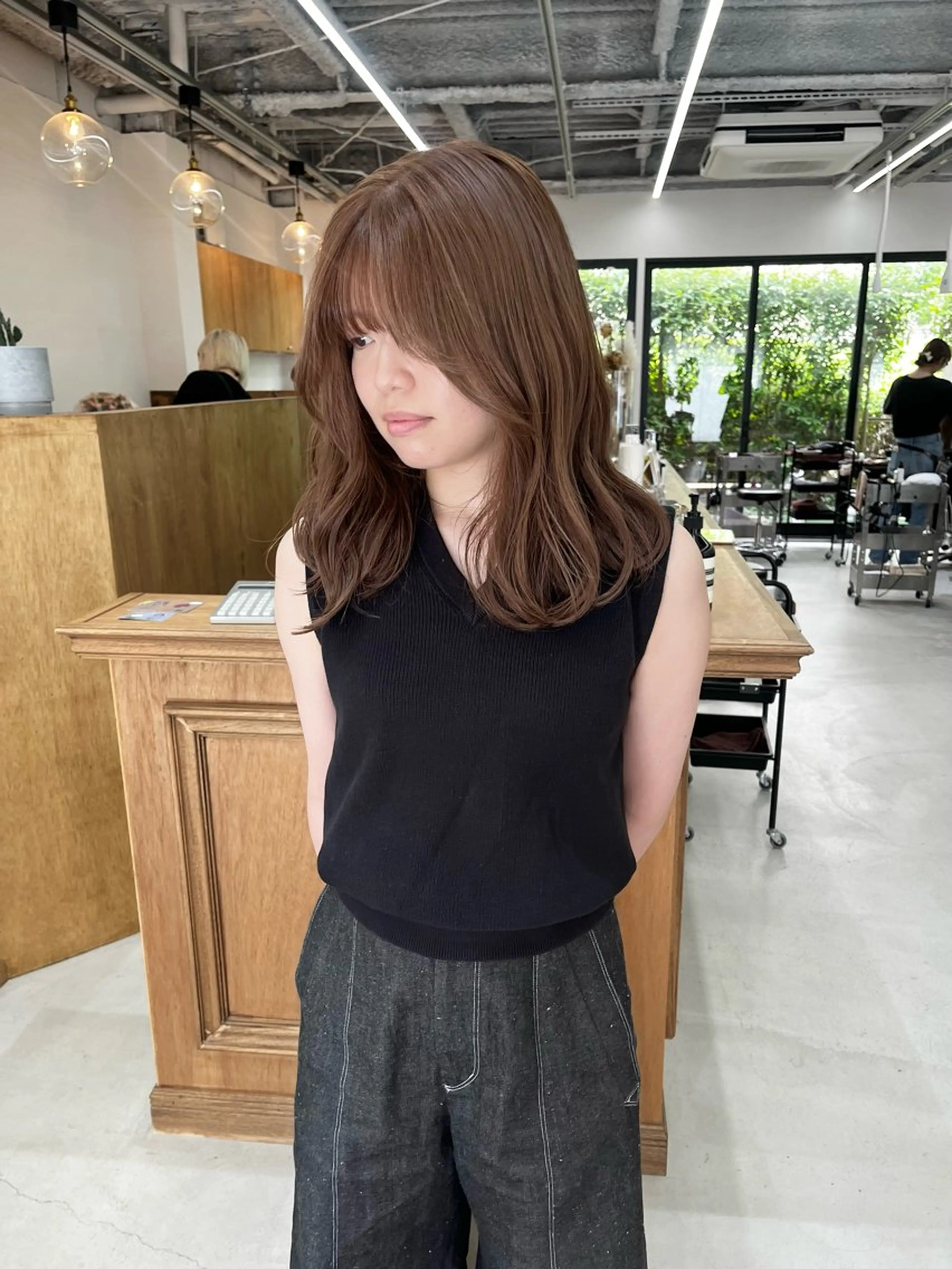 ミディアム カラー ヘアアレンジ ベージュカラー ブリーチ ダブルカラー ブリーチなしカラー ena/ブリーチなし 暖色・ベージュ🎀のヘアスタイル