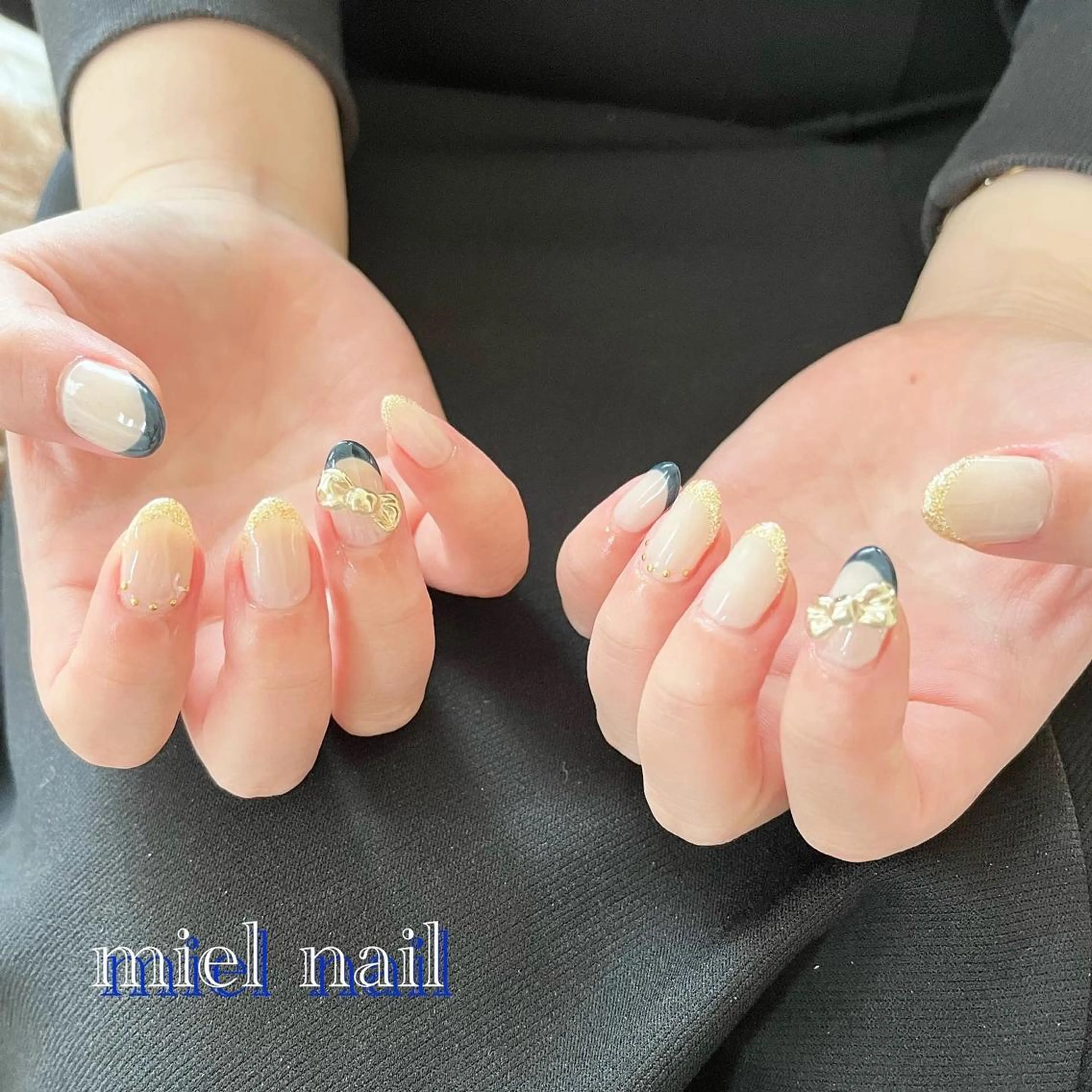 ネイル フレンチネイル ラメ(グリッター) ミラーネイル リボン 冬ネイル ハンドネイル miel nailのネイルデザイン