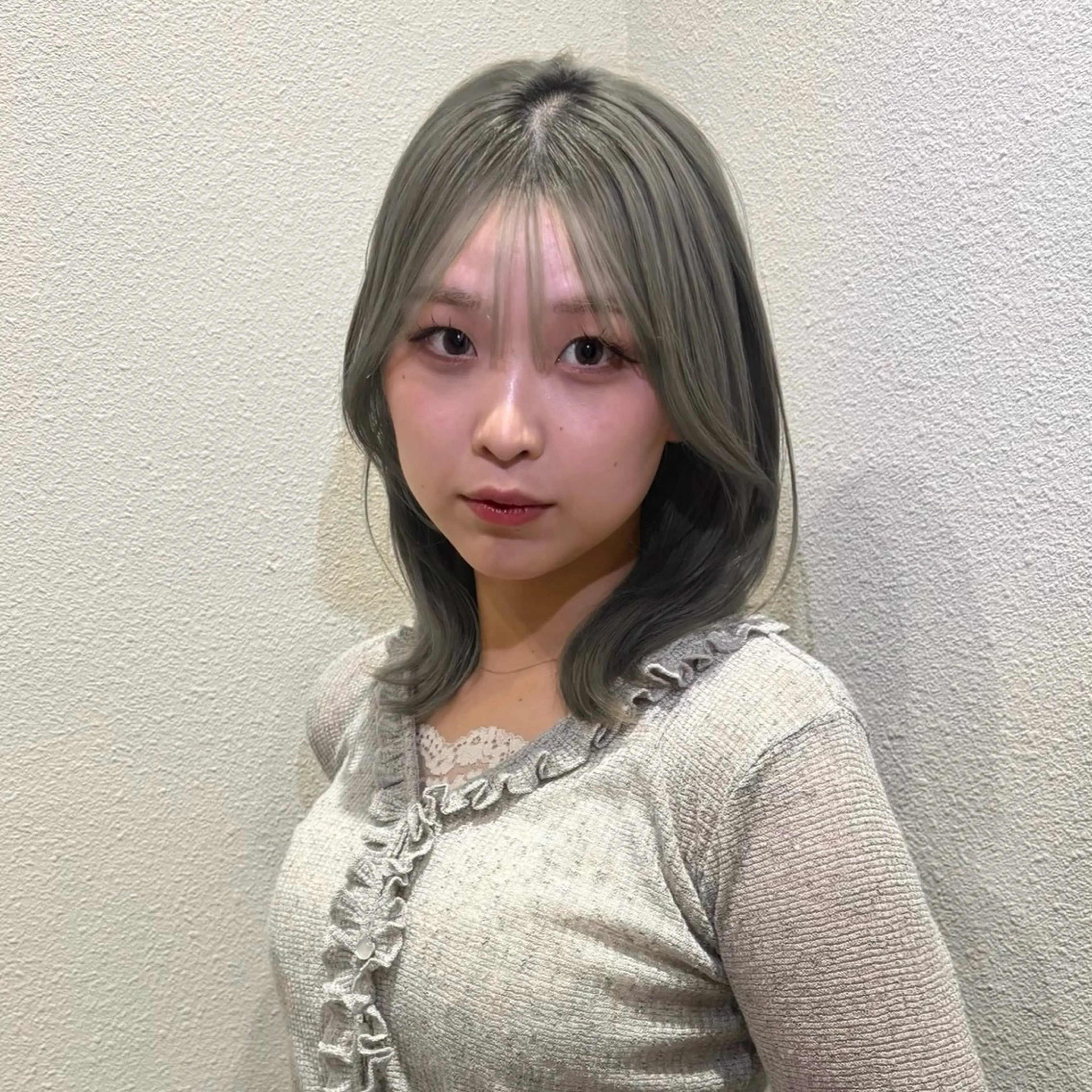 ミディアム パーマ カット ヘアカラー トリートメント 透明感カラー/ くびれヘア/ユウユのヘアスタイル