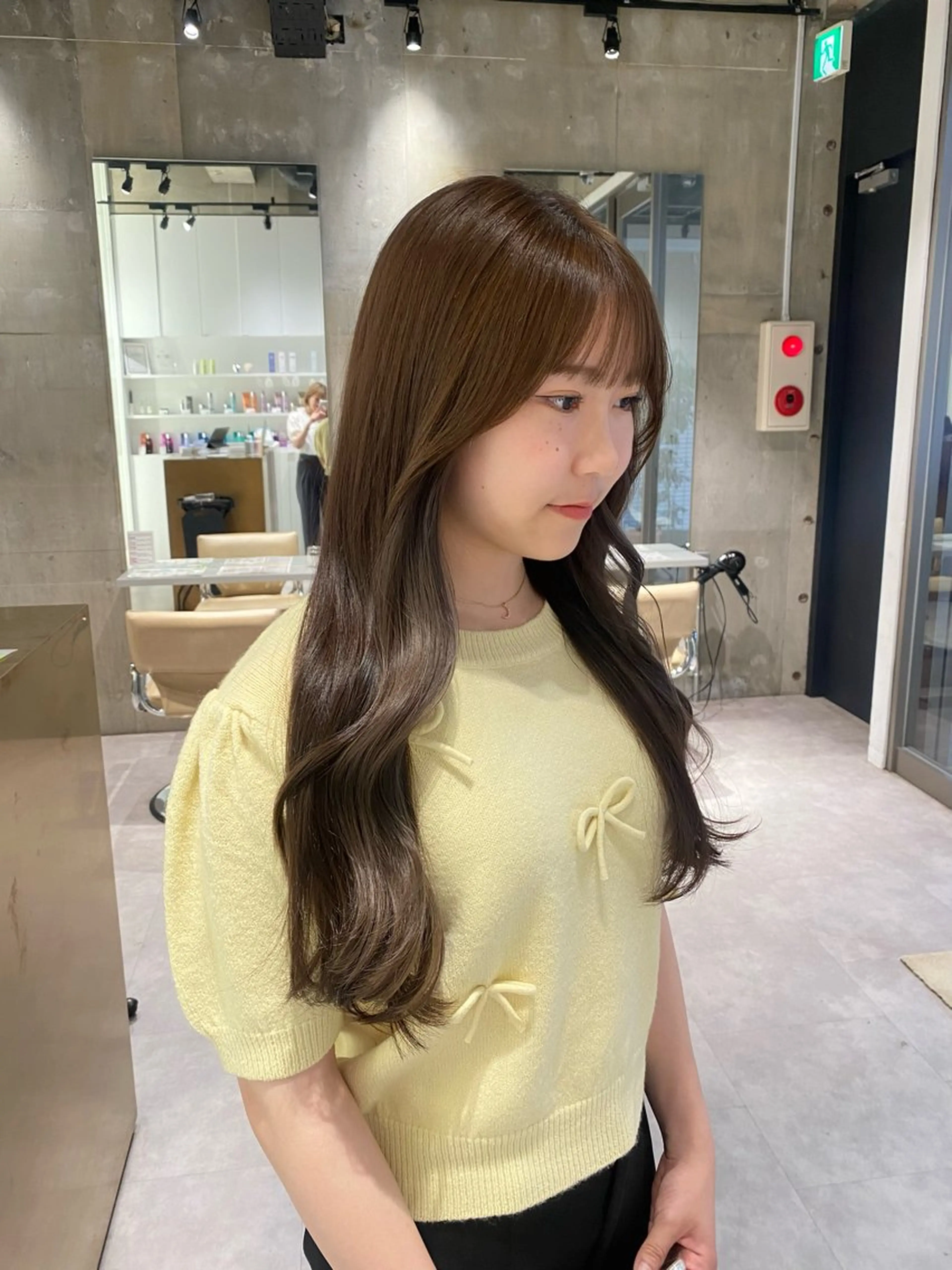ロング カラー 顔周りカット レイヤーカット カット mina🌿無料ショ ートカット募集中🚨のヘアスタイル