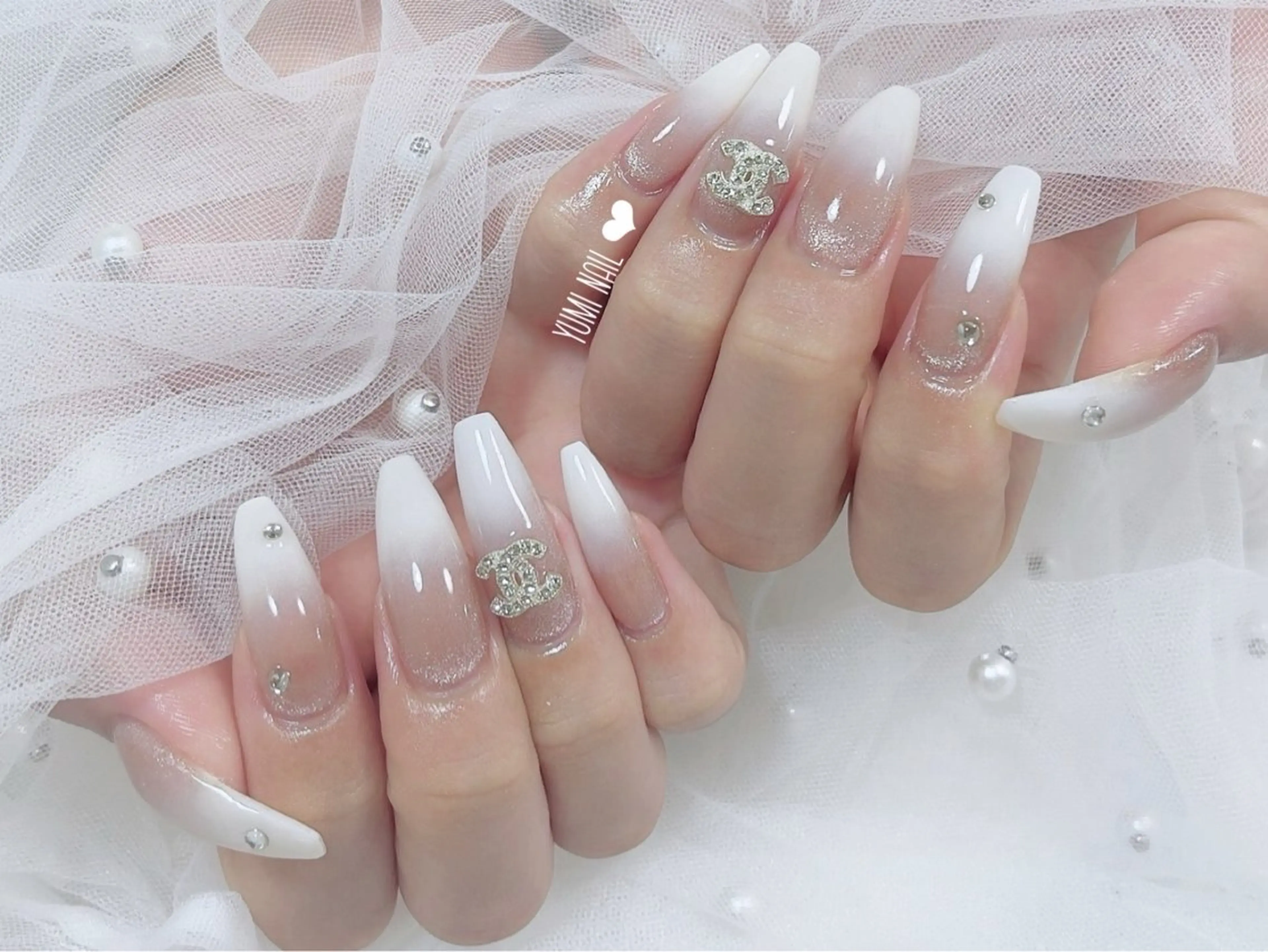 ネイル ユリ🎀 デザイン長さ出し専門のネイルデザイン