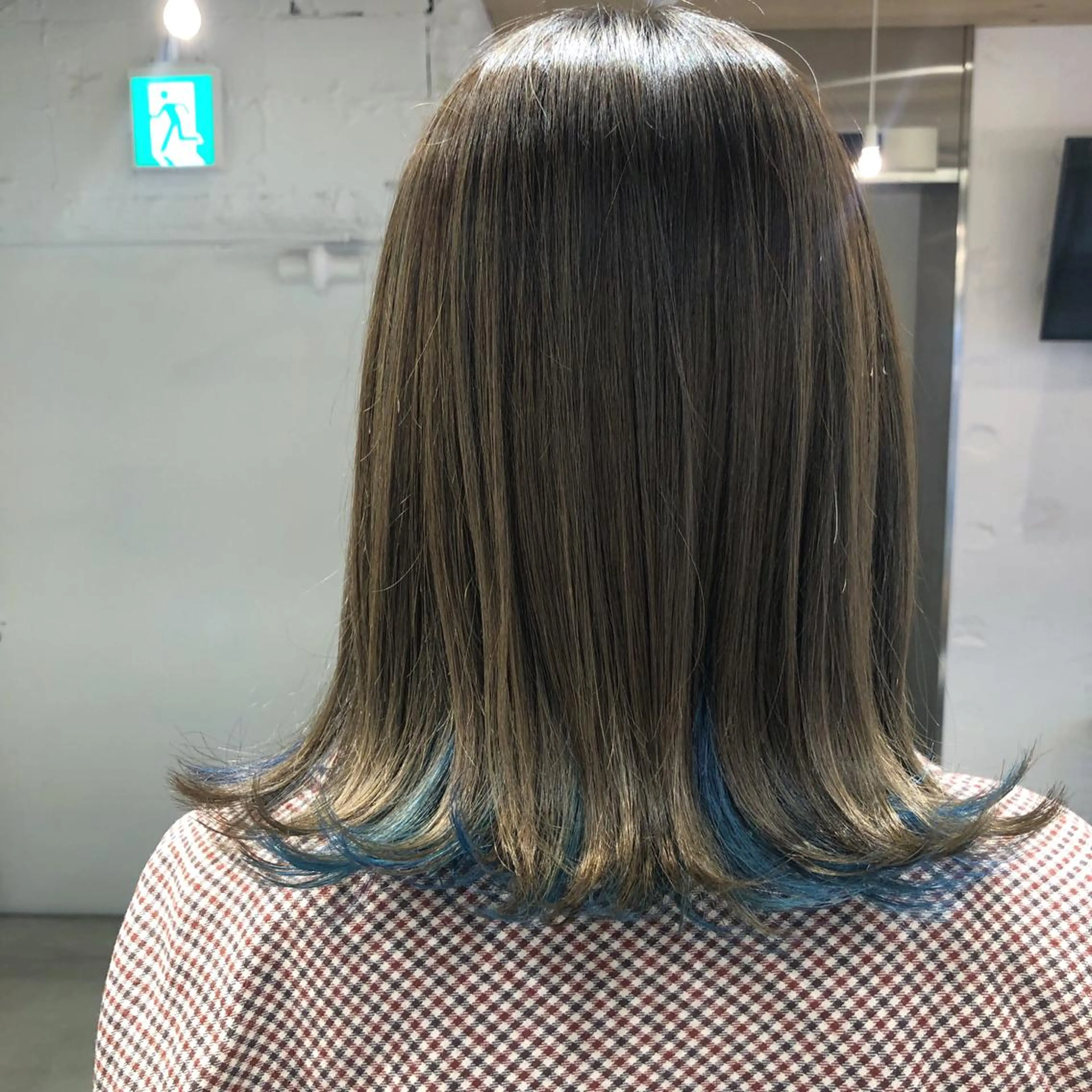 セミロング カラー ブルーカラー インナーカラー オリーブカラー ORIKA 美容室のヘアスタイル