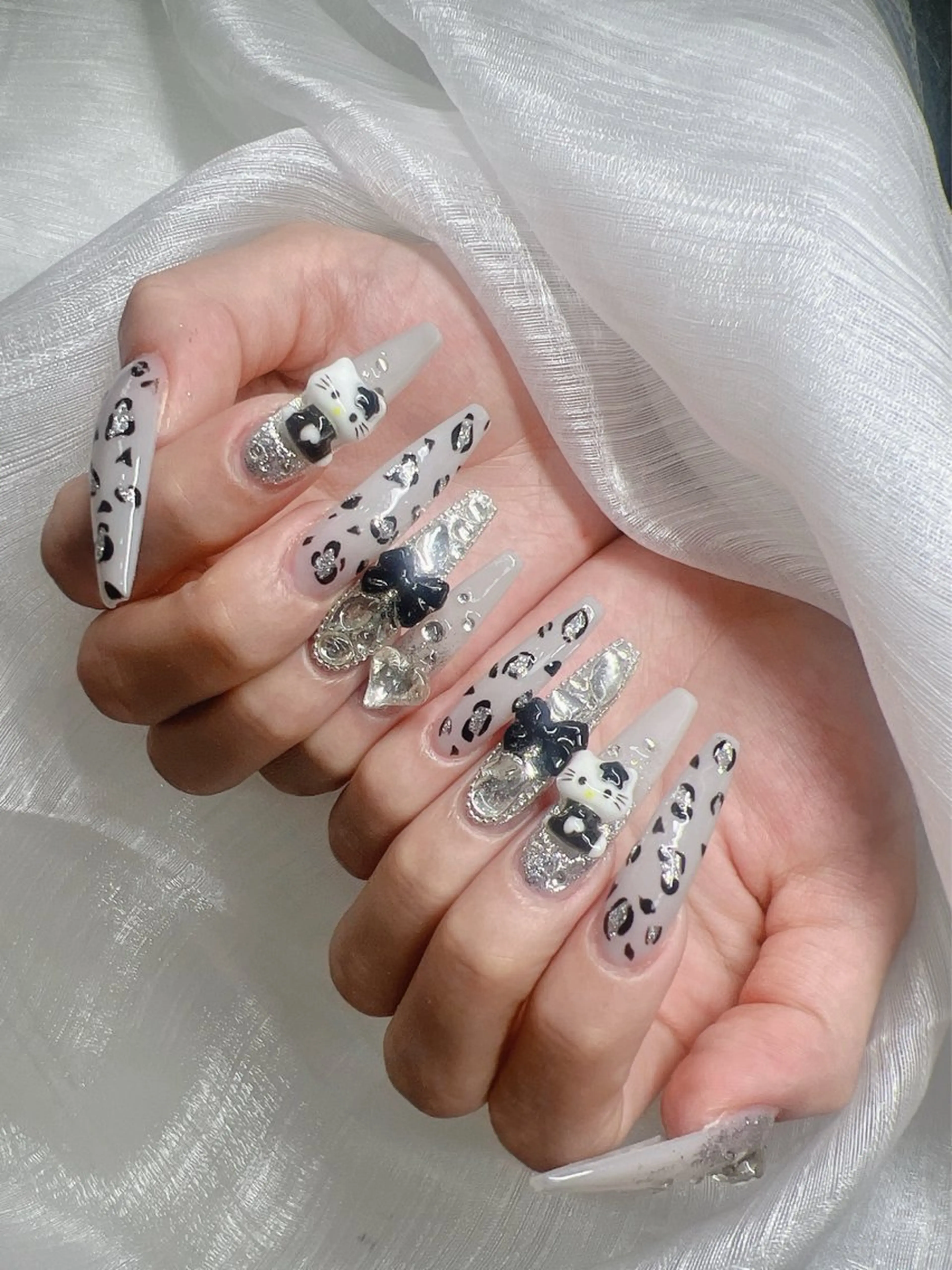 ネイル 長さ出し グラデーション 卒業式 キラキラネイル マグネットネイル ハンドネイル Lee Nails チップ長さだし専門店のネイルデザイン