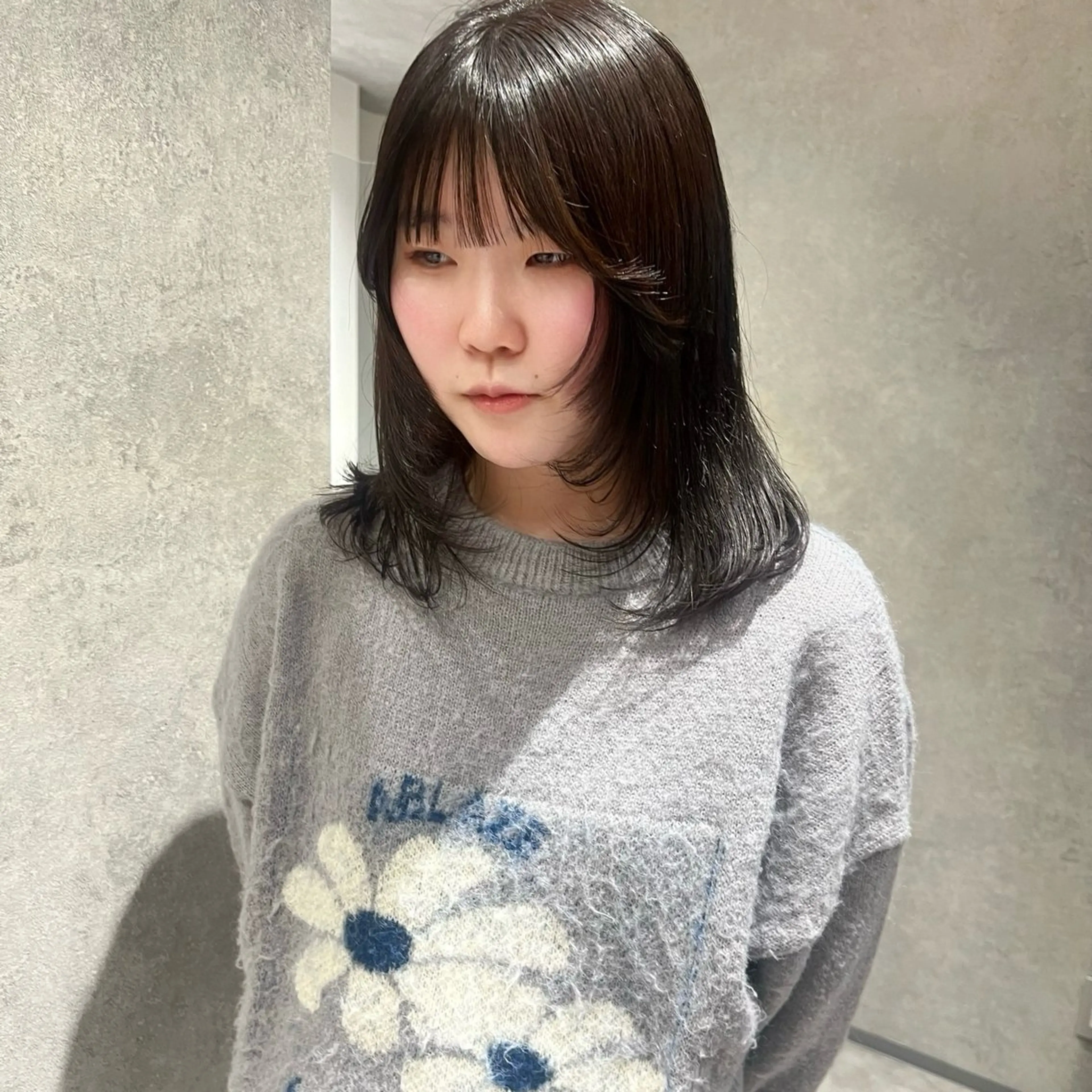 ミディアム ヘアアレンジ 天使の羽バング・フェザーバング レイヤーカット カット ヘアカラー トリートメント AI TOKYO　S所属・mizuki 【韓国レイヤー】のヘアスタイル