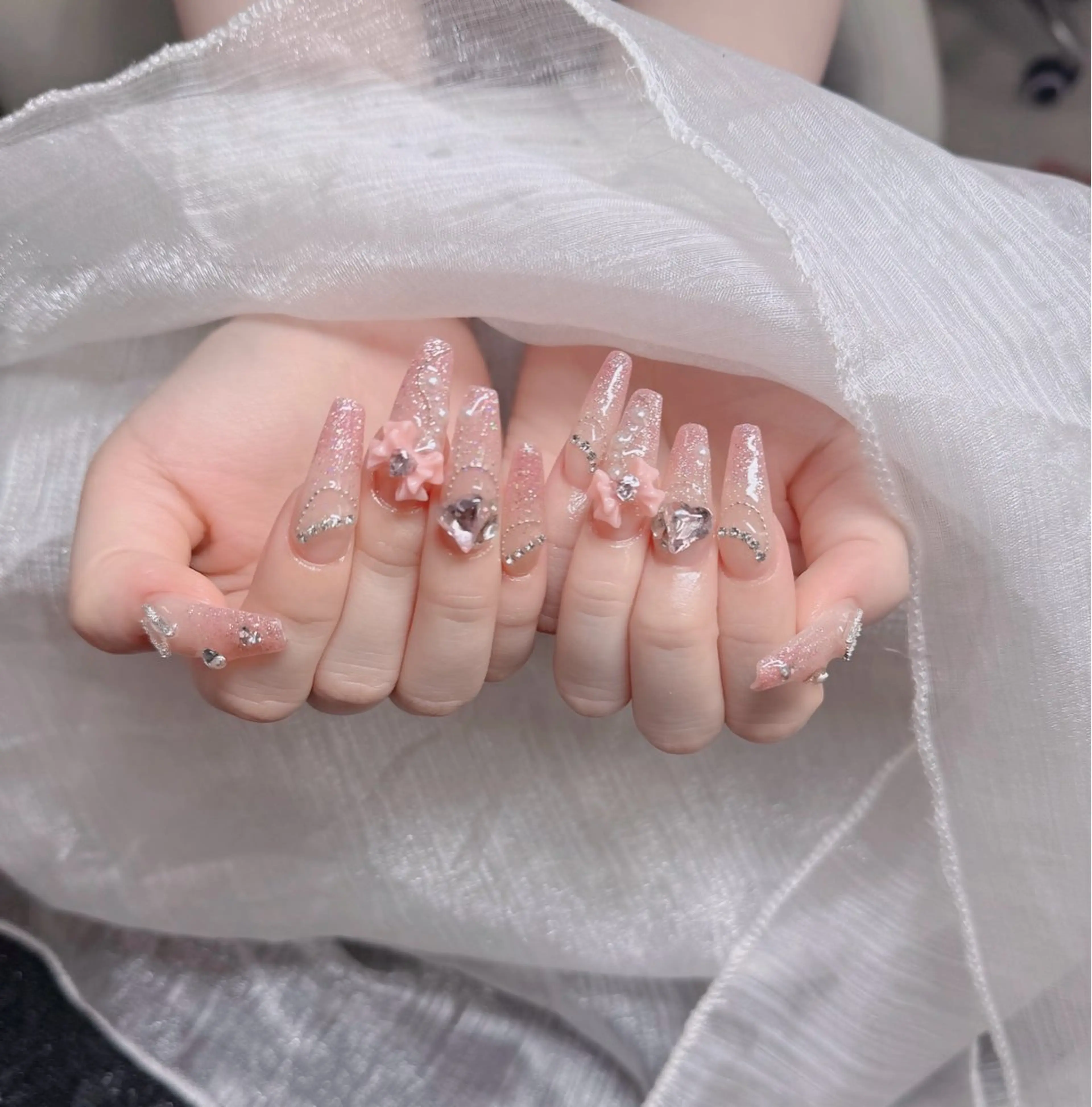 ネイル オーロラネイル フレンチネイル ジェルネイル ハロウィン キラキラネイル ハンドネイル H.baby Nail Salonのネイルデザイン