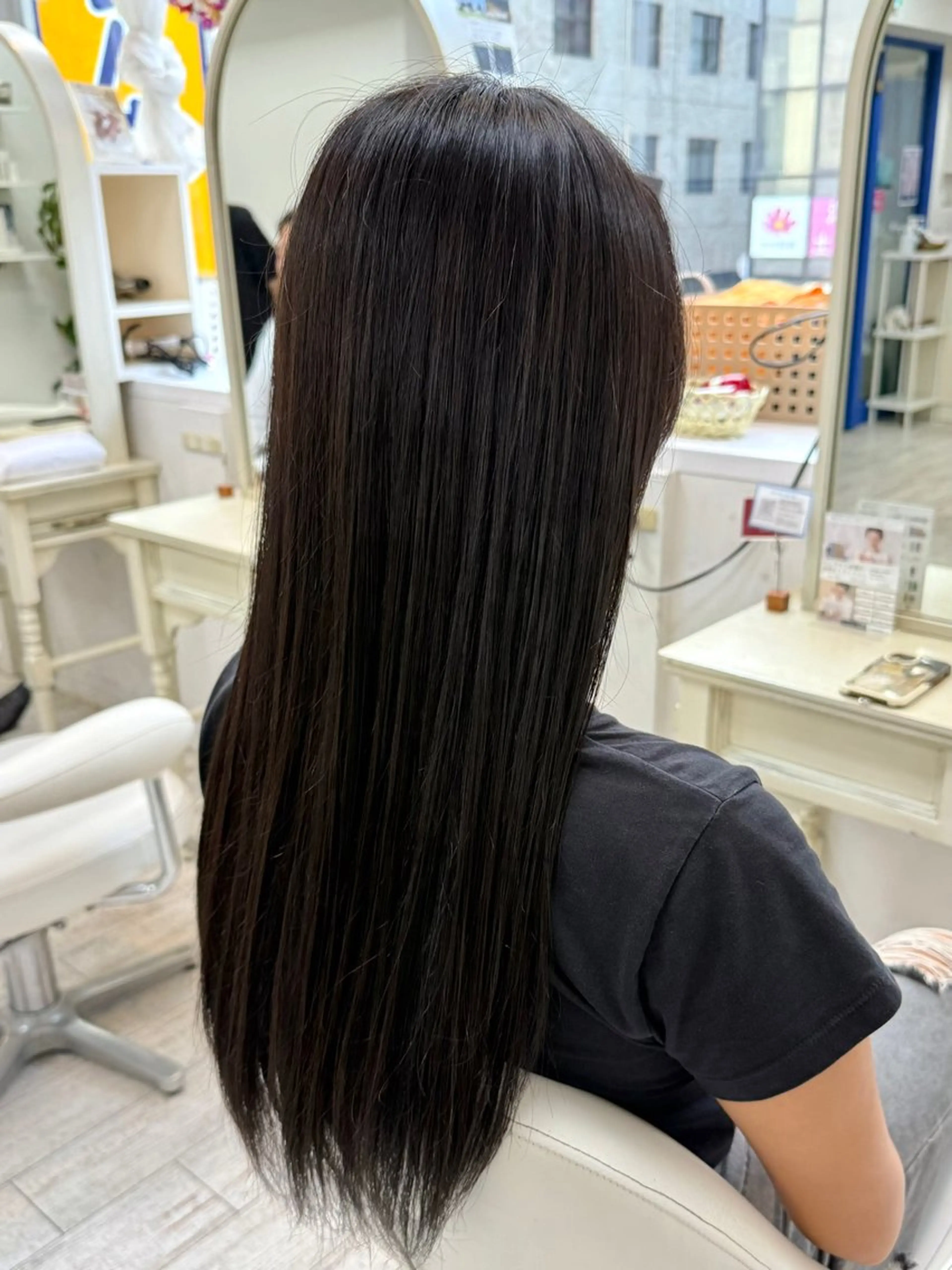ロング ヘアカラー 新籾 尚哉のヘアスタイル