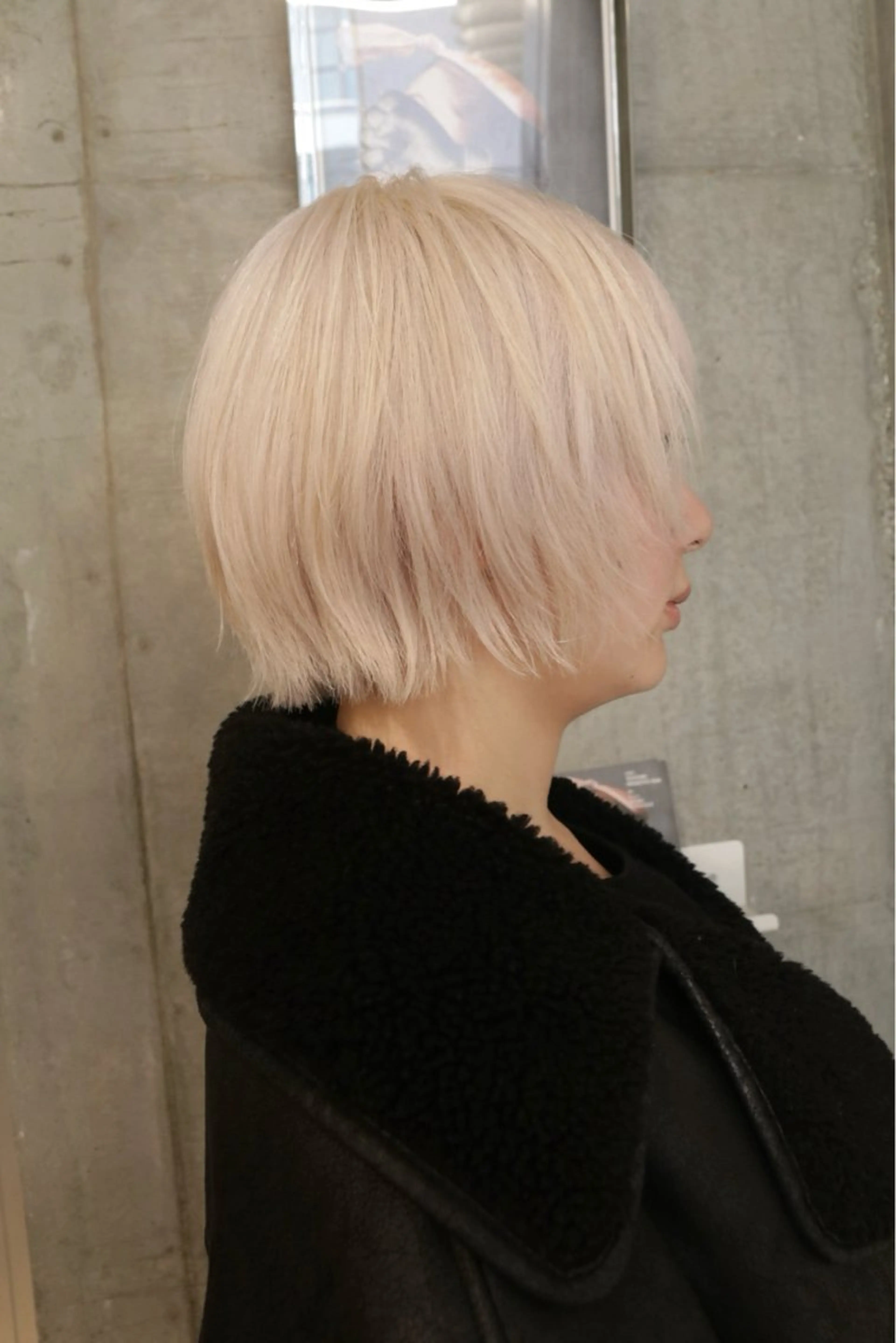 ショート カラー ボブレイヤー ブロンド ホワイトブロンド ボブ レイヤーカット レイヤーカットとハイ トーン/HIROKIのヘアスタイル