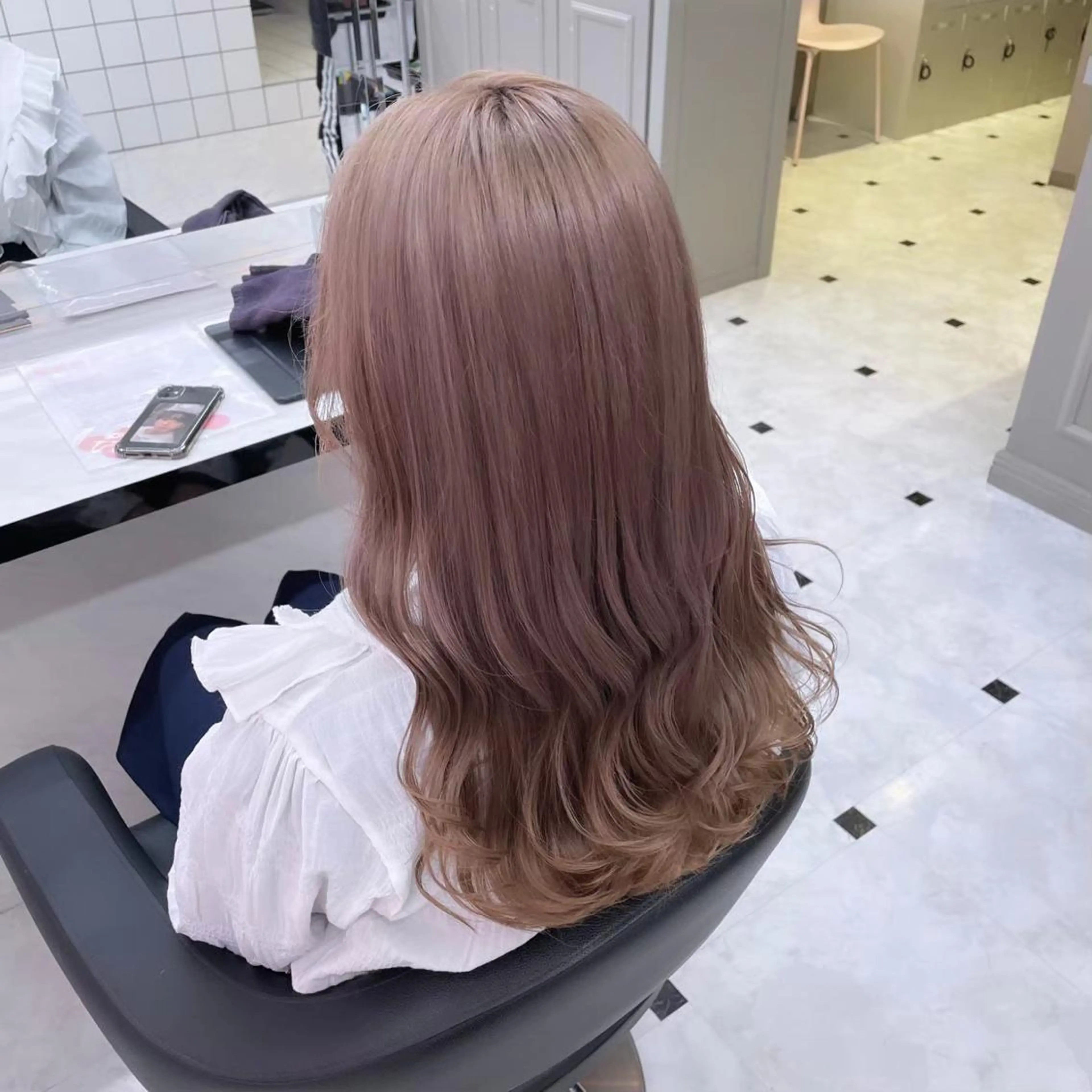 ロング ❤️赤み消し 上品カラー❤️のヘアスタイル