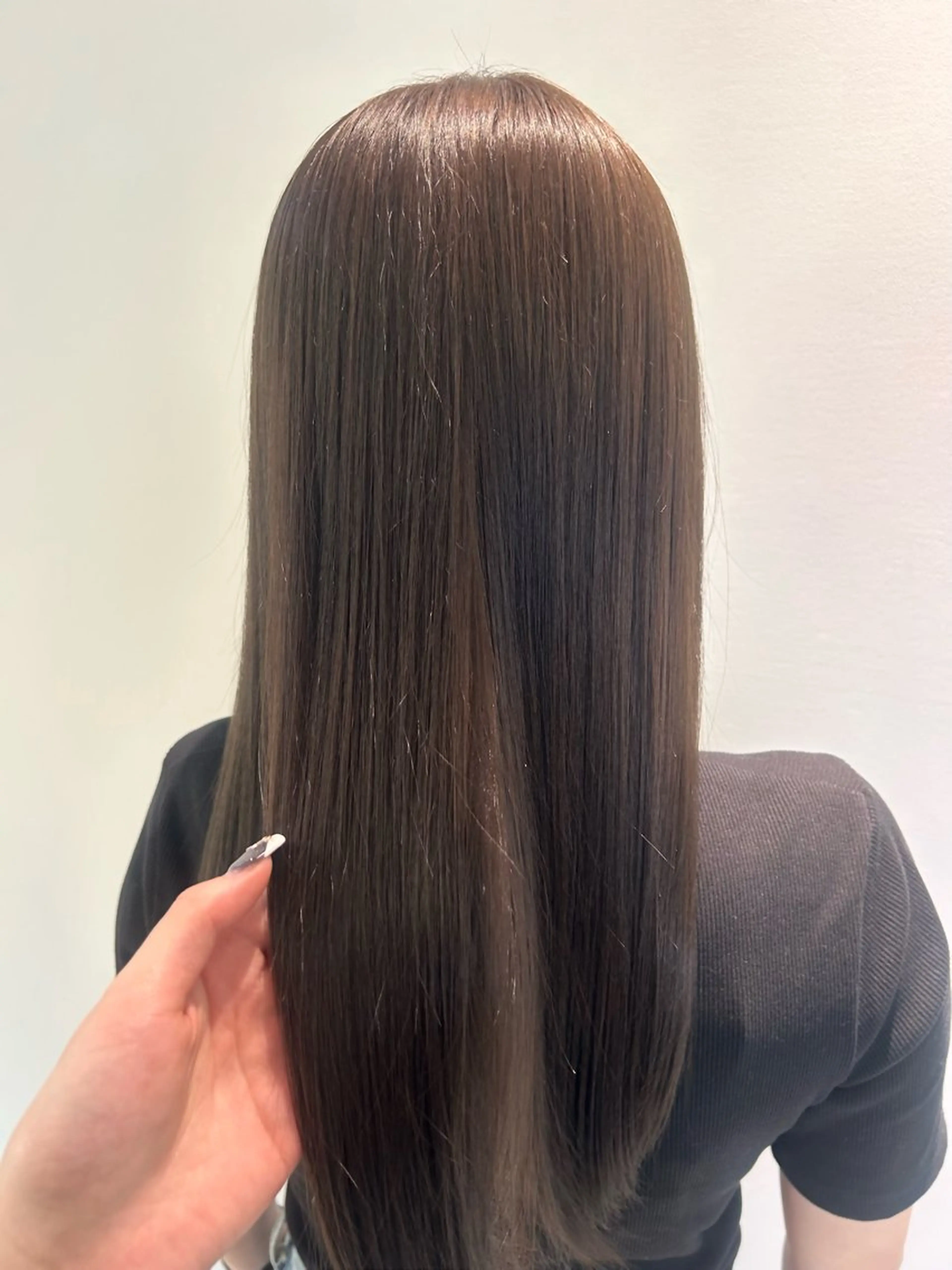 ロング カラー ベージュカラー オリーブベージュ カット ヘアカラー トリートメント 山形 紗奈のヘアスタイル