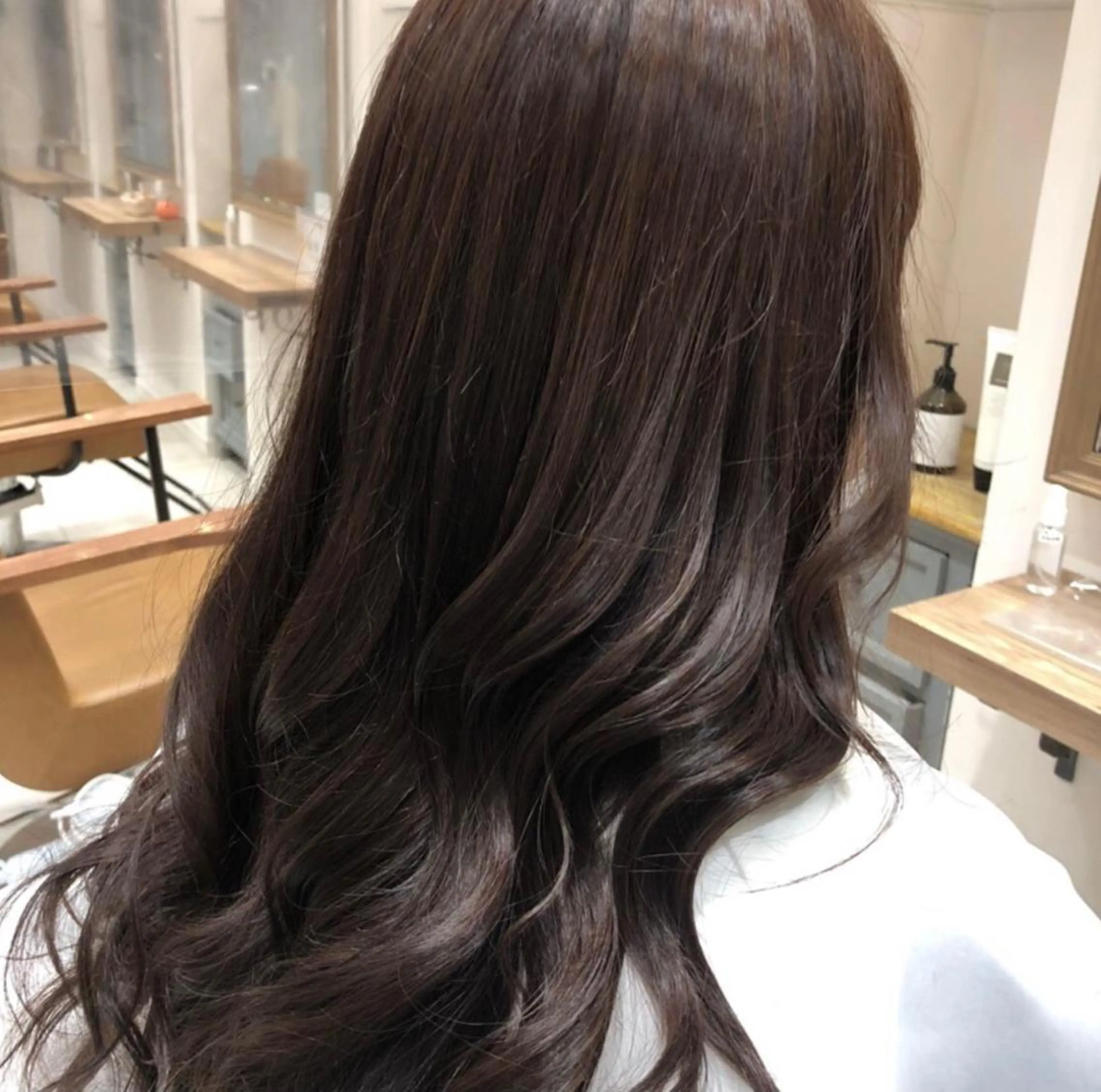 カラー ボブパーマ 井山咲良のヘアスタイル
