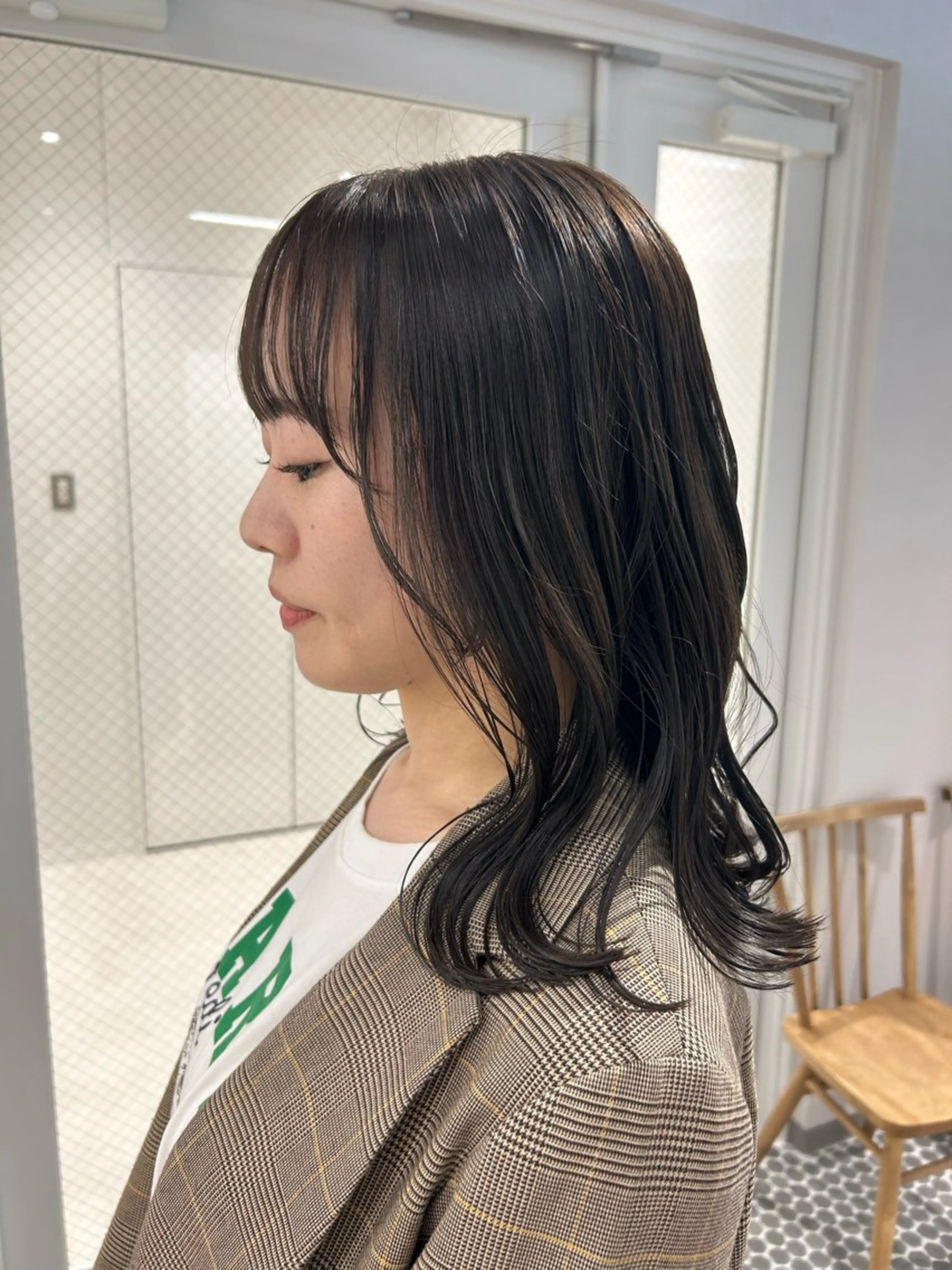 ミディアム カラー アッシュ 透明感カラー グレージュ オレンジ カット ヘアカラー SALOWIN栄 三丁目 木戸里実のヘアスタイル