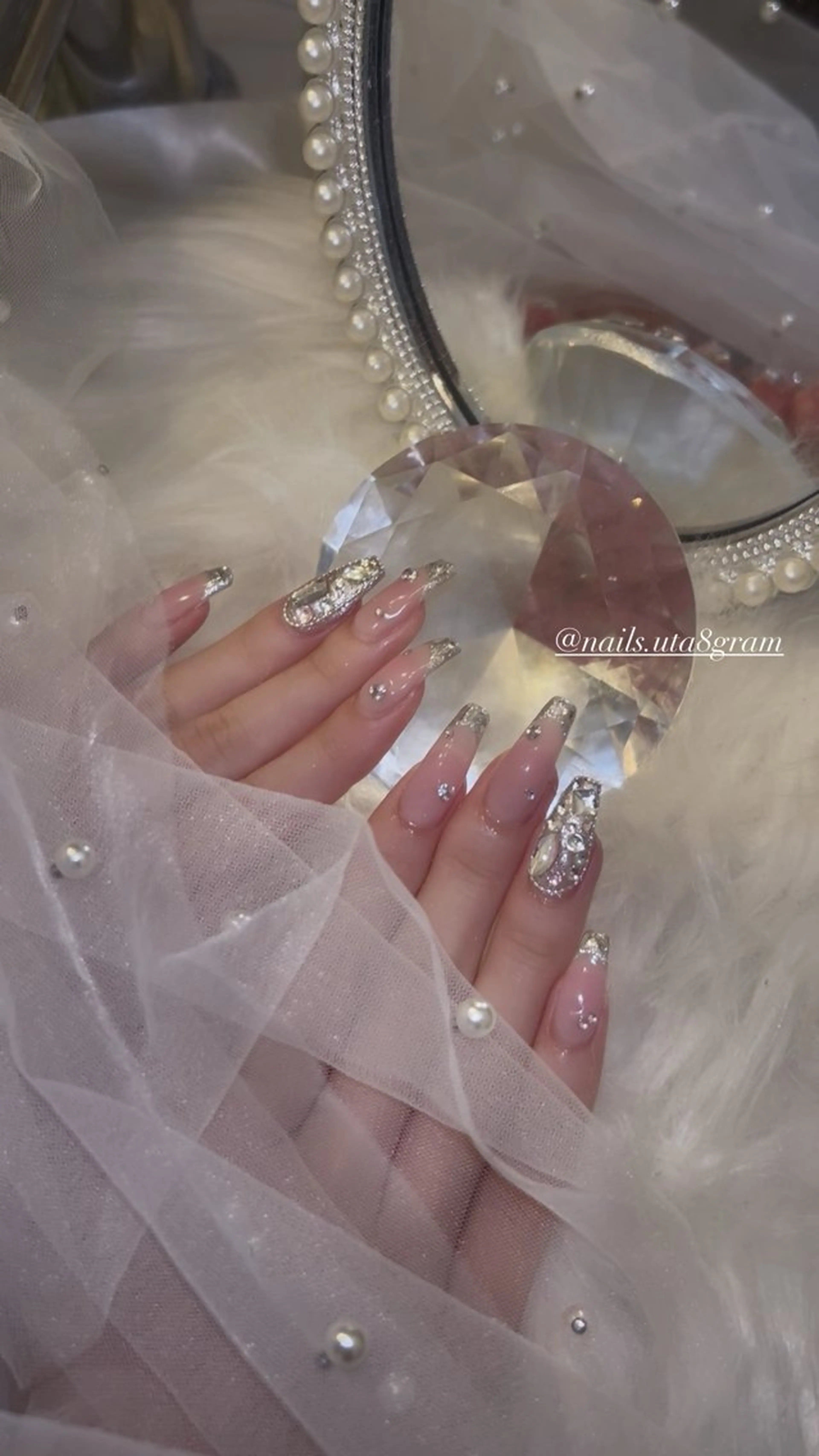 ネイル 𝐍𝐚𝐢𝐥 𝐬𝐚𝐥𝐨𝐧 𝐤𝐢𝐭𝐭𝐲所属・日妻 詩葉のネイルデザイン