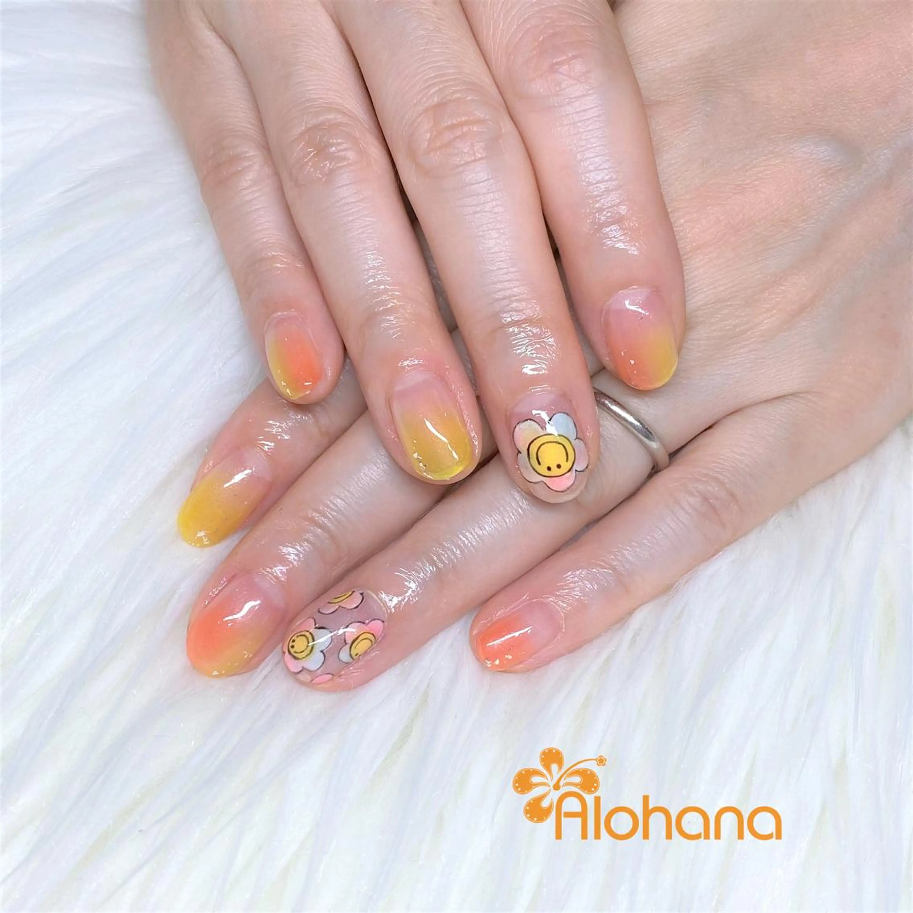 ネイル オレンジ 黄色 Alohana所属・Alohana Minaのネイルデザイン