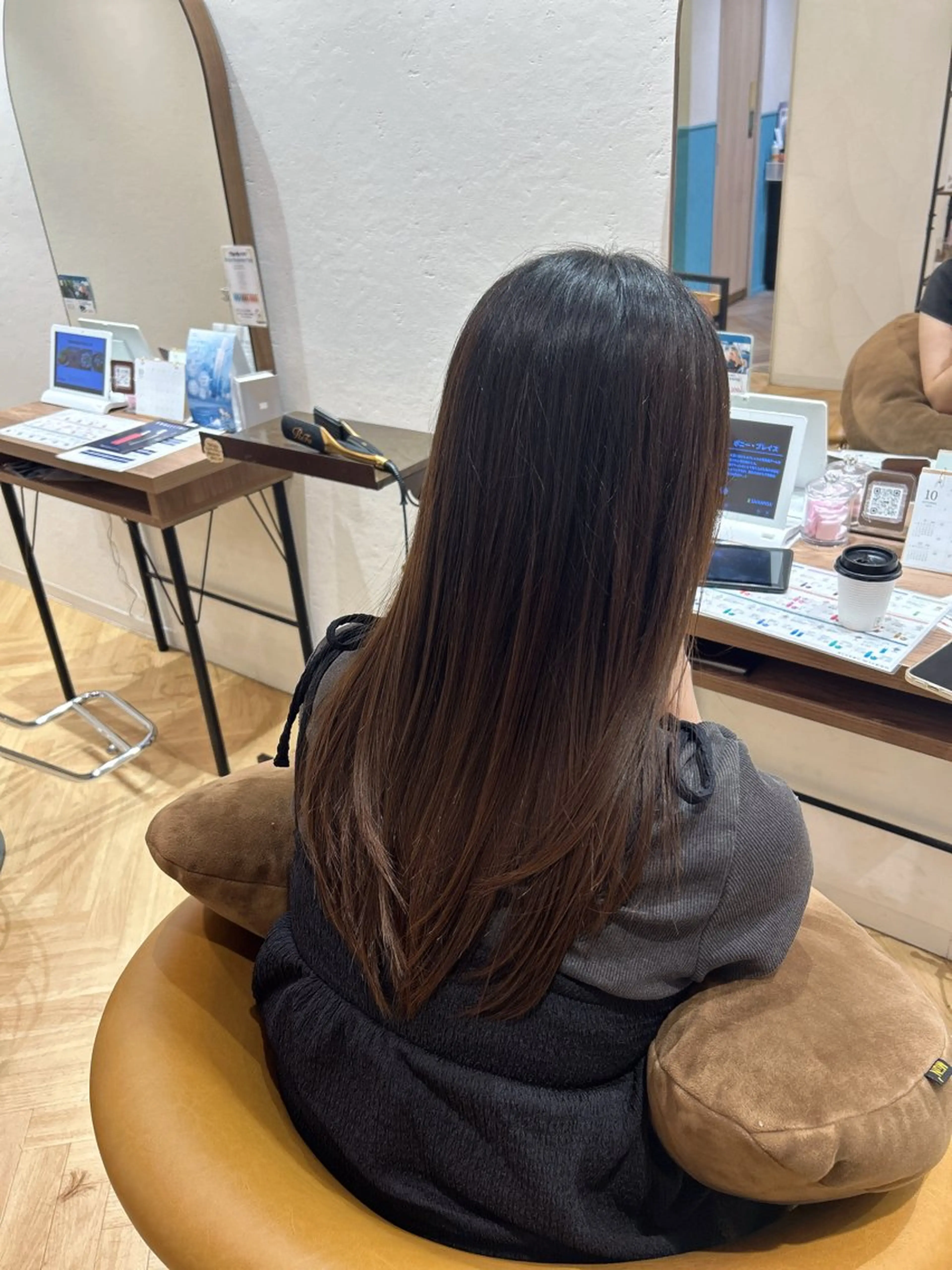 ロング レイヤーカット カット 河野 穂香のヘアスタイル