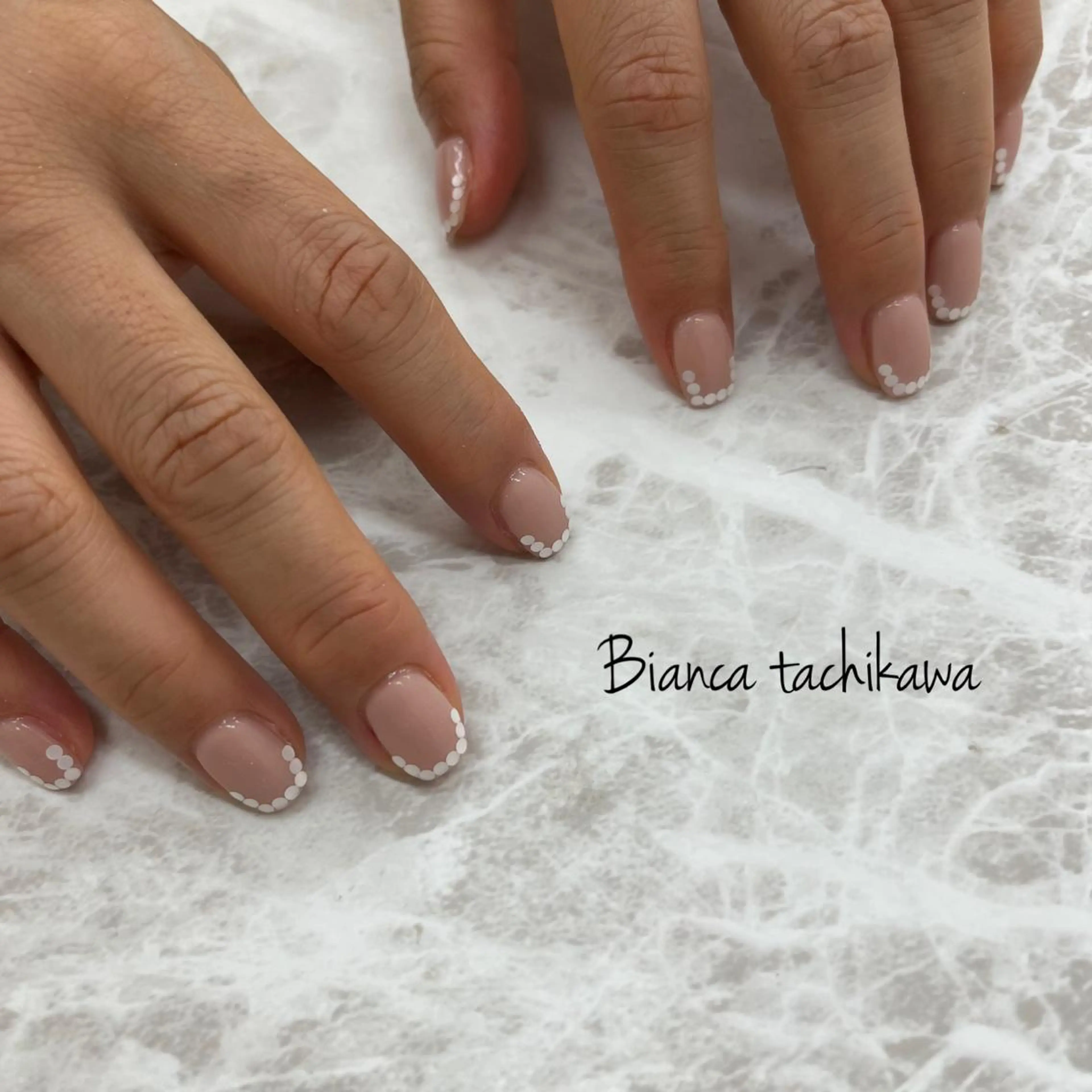 ネイル フレンチネイル ホログラムネイル ハンドネイル Bianca☁国分寺 🤍店長/黒木愛美のネイルデザイン