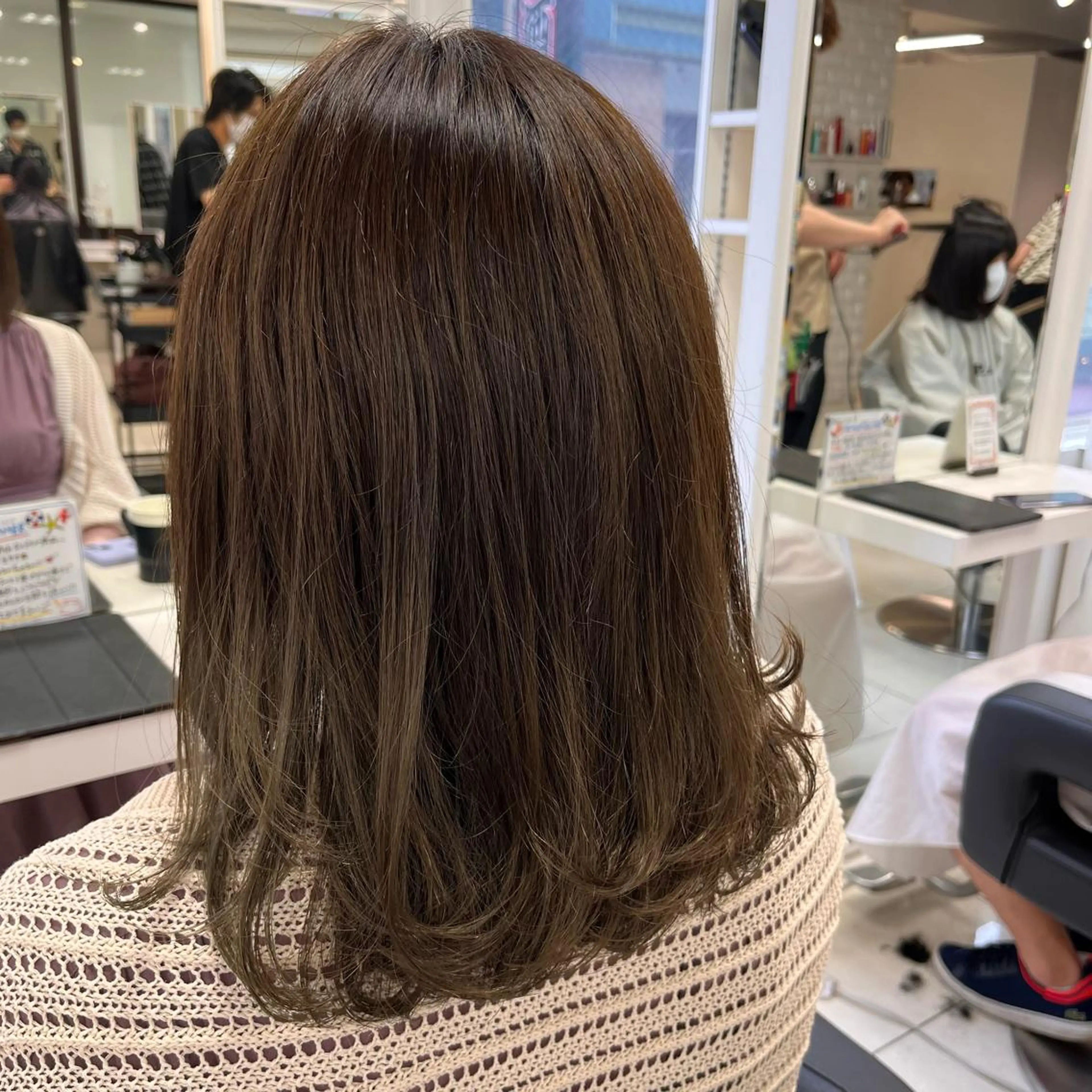 ミディアム カラー ベージュカラー ブリーチ グラデーションカラー ブリーチなしカラー オリーブベージュ カット ヘアカラー トリートメント メンズ縮毛矯正🦊ハ イトーン　RYOKAのヘアスタイル