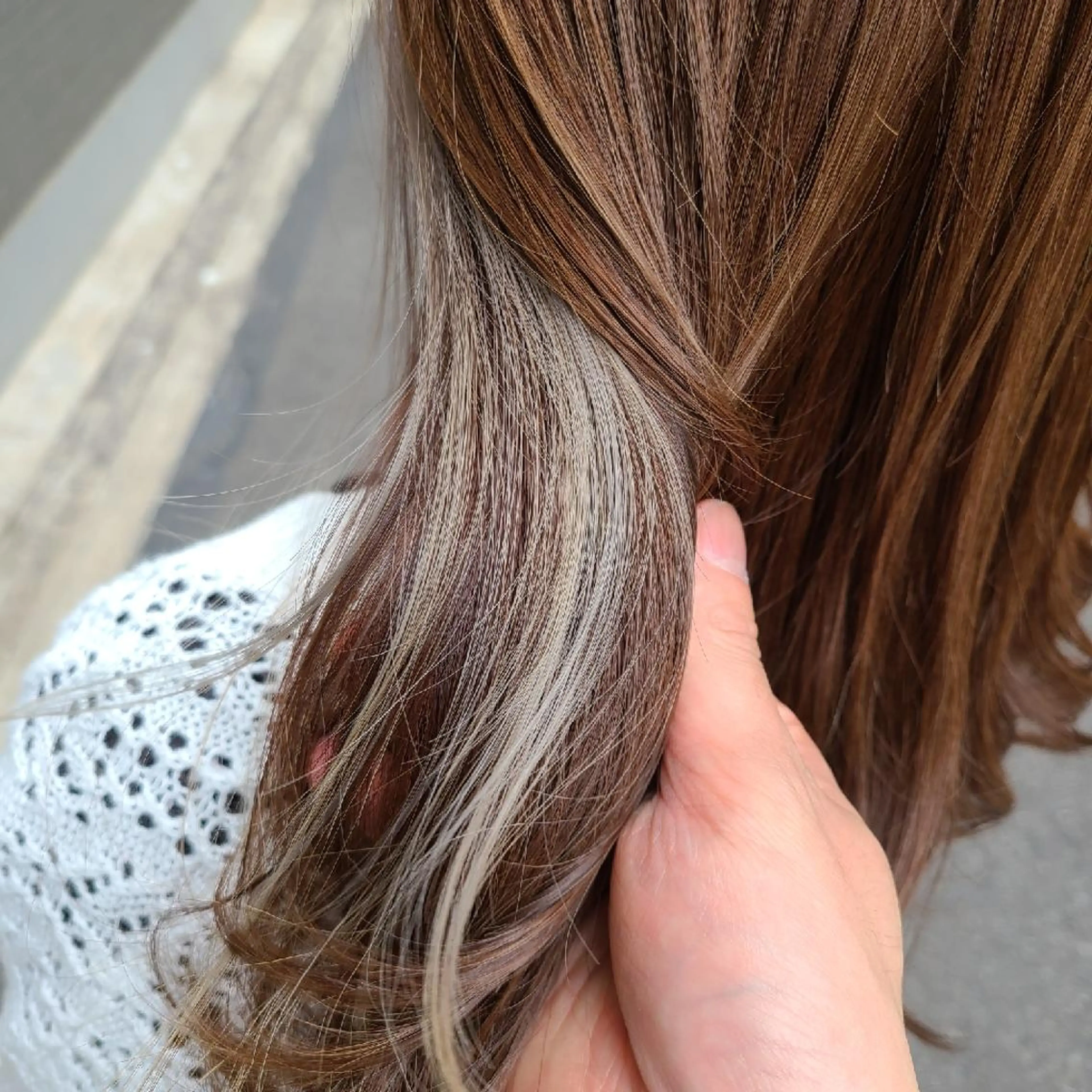 セミロング カラー ブリーチ インナーカラー 【ネウィ天王寺 】seiyaのヘアスタイル