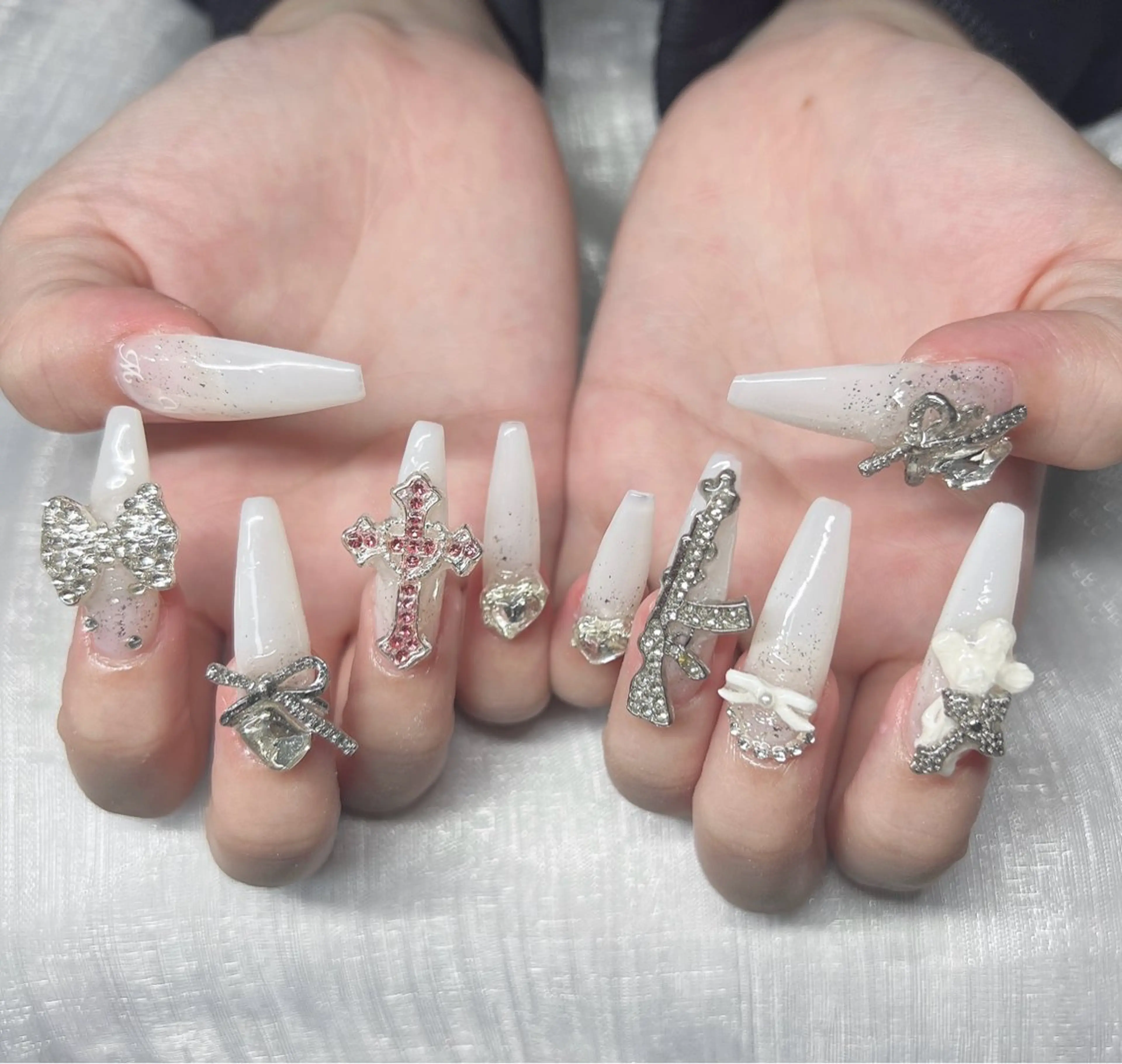 ネイル ハンドネイル Lee Nailsのネイルデザイン