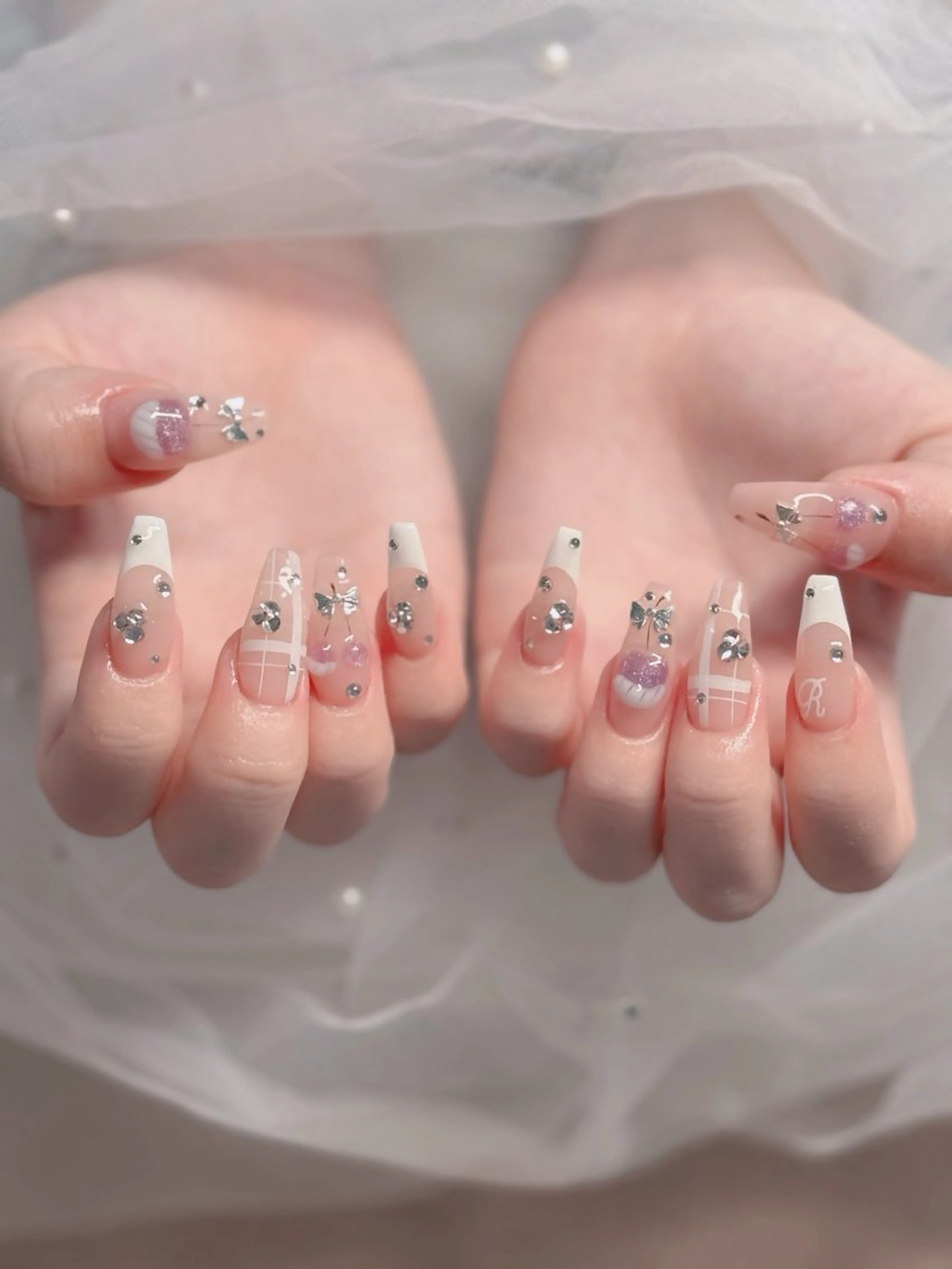 ネイル フレンチネイル ジェルネイル ガラスフレンチ ハロウィン ハート H.baby nail所属・H.baby Nail Salonのネイルデザイン