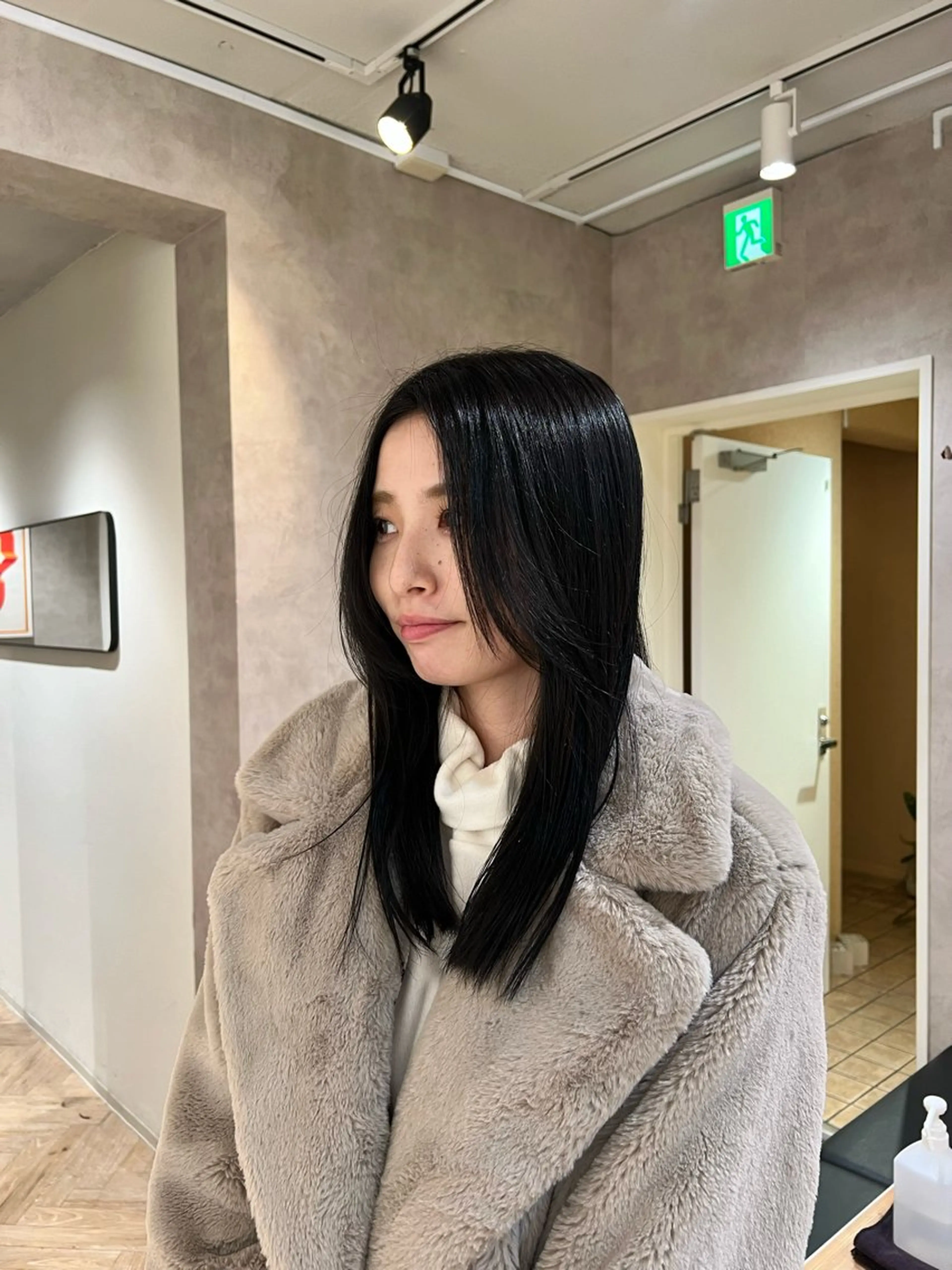 セミロング カラー 茂木 未海のヘアスタイル