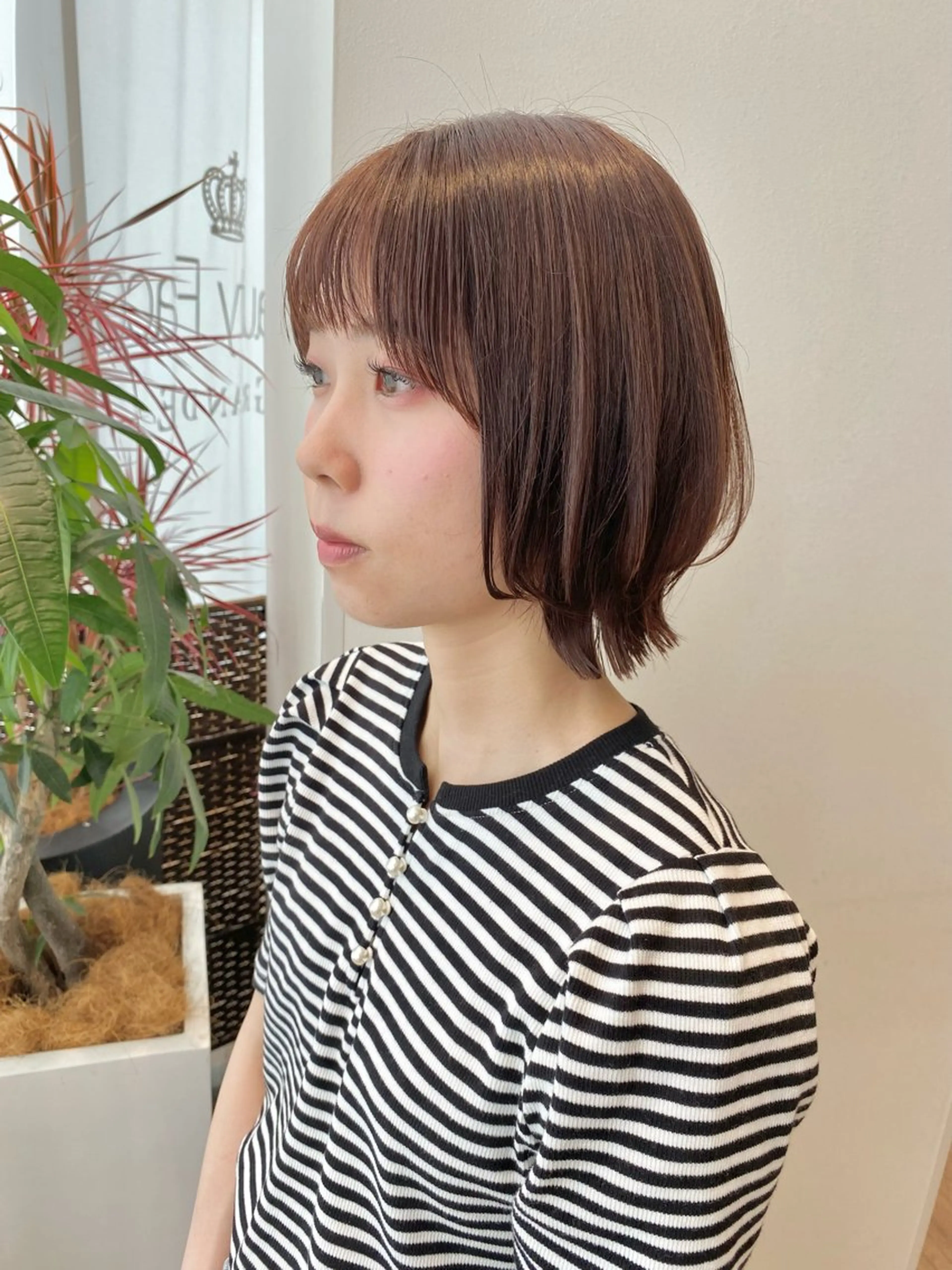 ショート カット ヘアカラー 小町康耀　ボブ /顔周りレイヤーのヘアスタイル