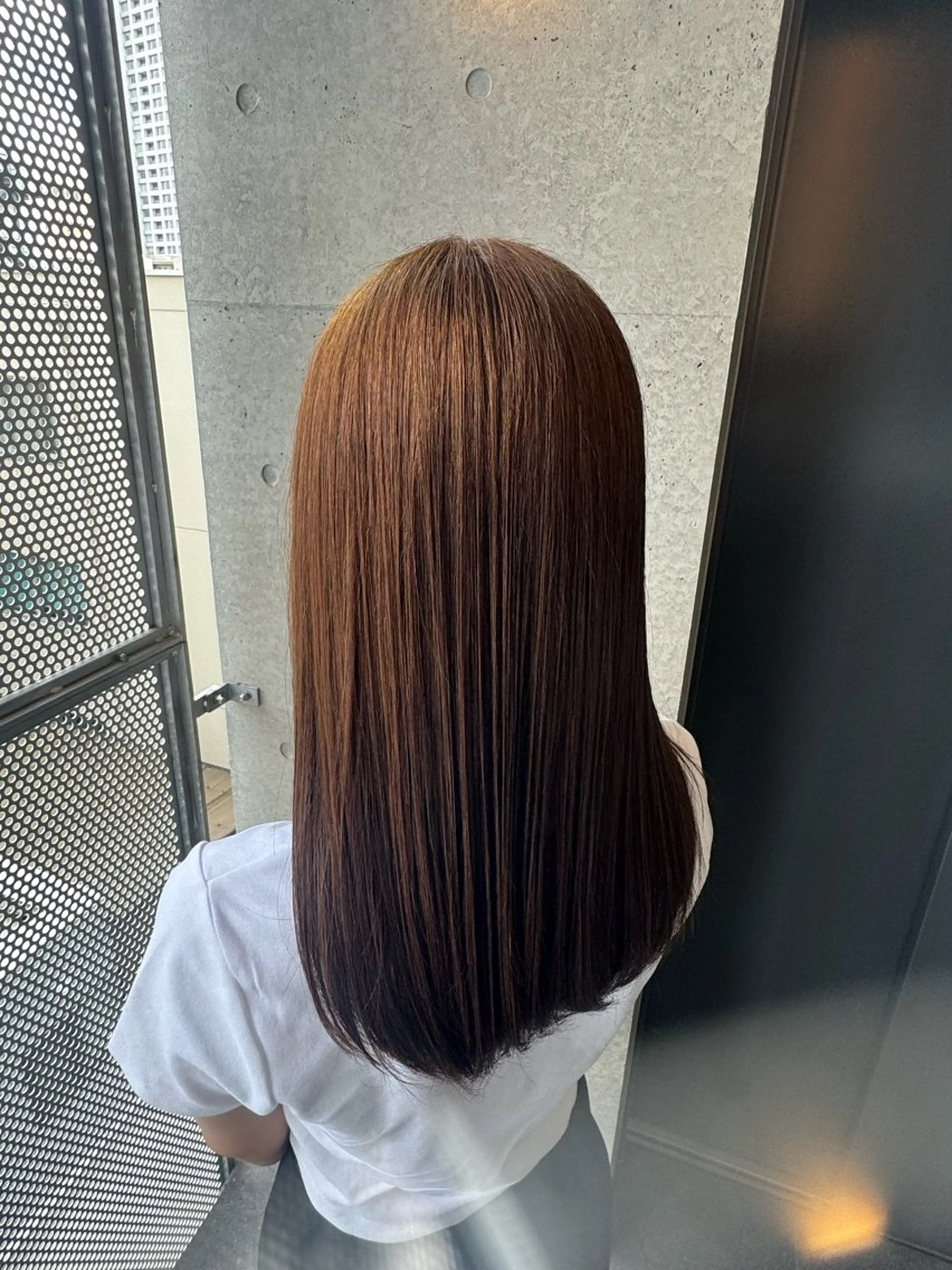 セミロング カラー 髙橋 李里亜のヘアスタイル